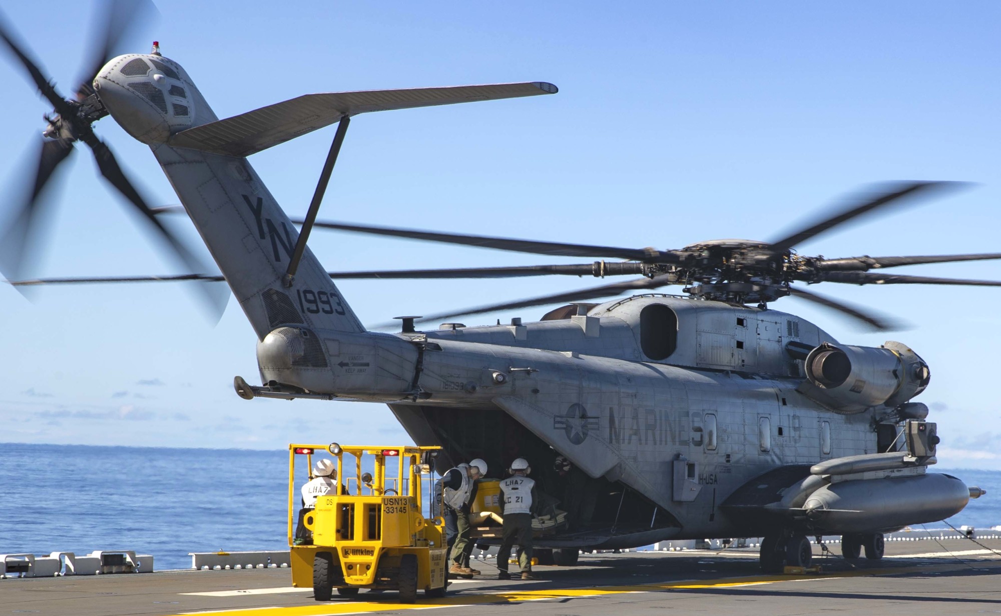 hmh-361 flying tigers ch-53e super stallion marine heavy helicopter squadron usmc 129