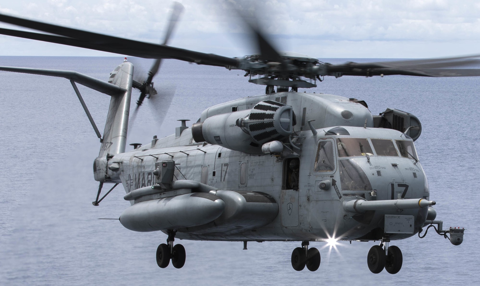 hmh-361 flying tigers ch-53e super stallion marine heavy helicopter squadron usmc 144