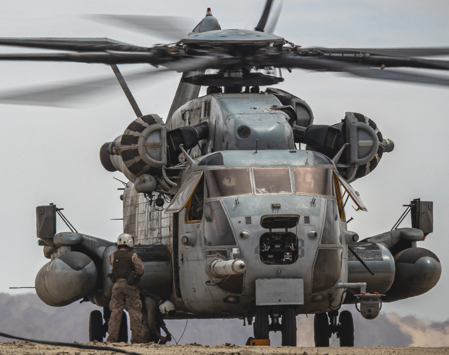 hmh-361 flying tigers ch-53e super stallion marine heavy helicopter squadron usmc 163