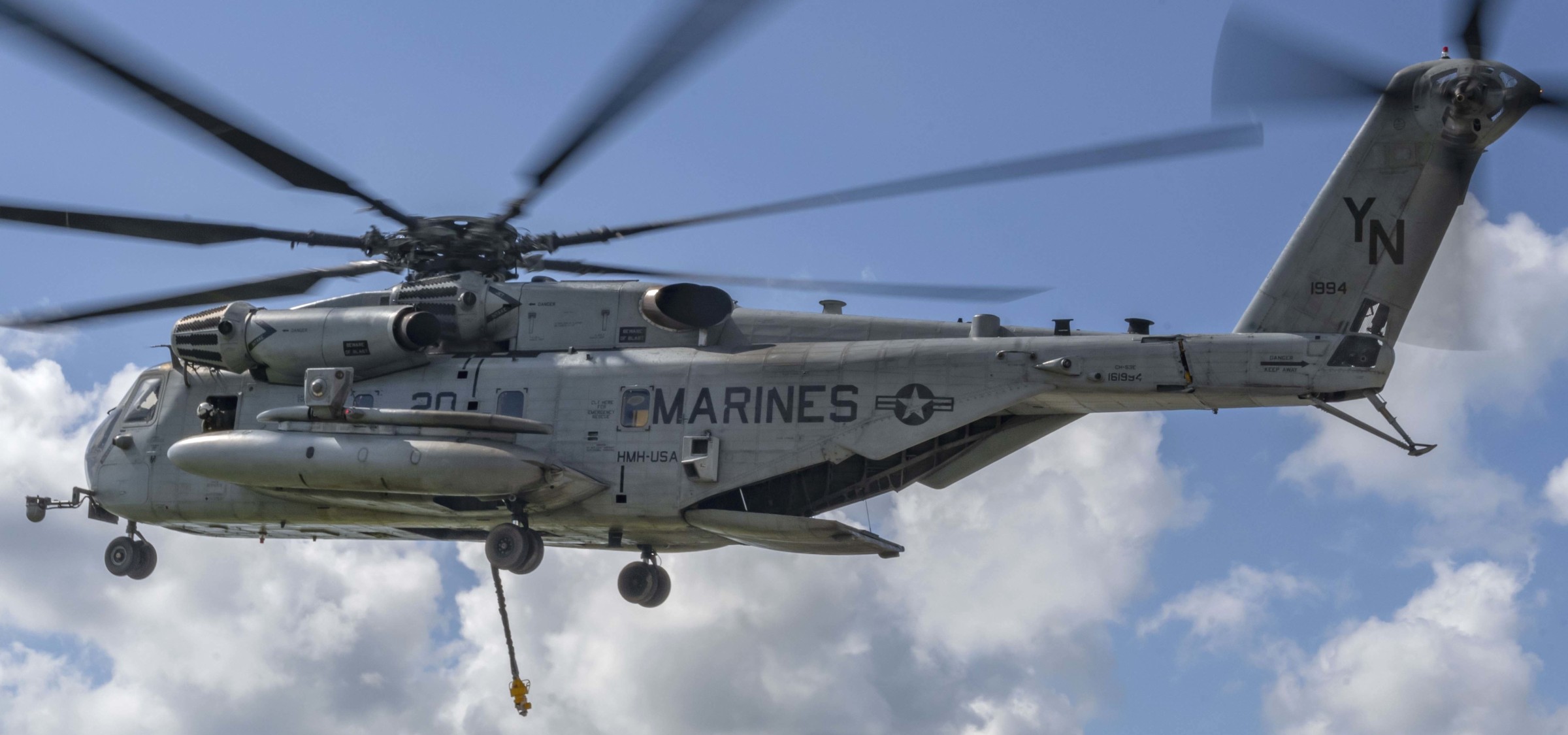 hmh-361 flying tigers ch-53e super stallion marine heavy helicopter squadron usmc white beach okinawa 171