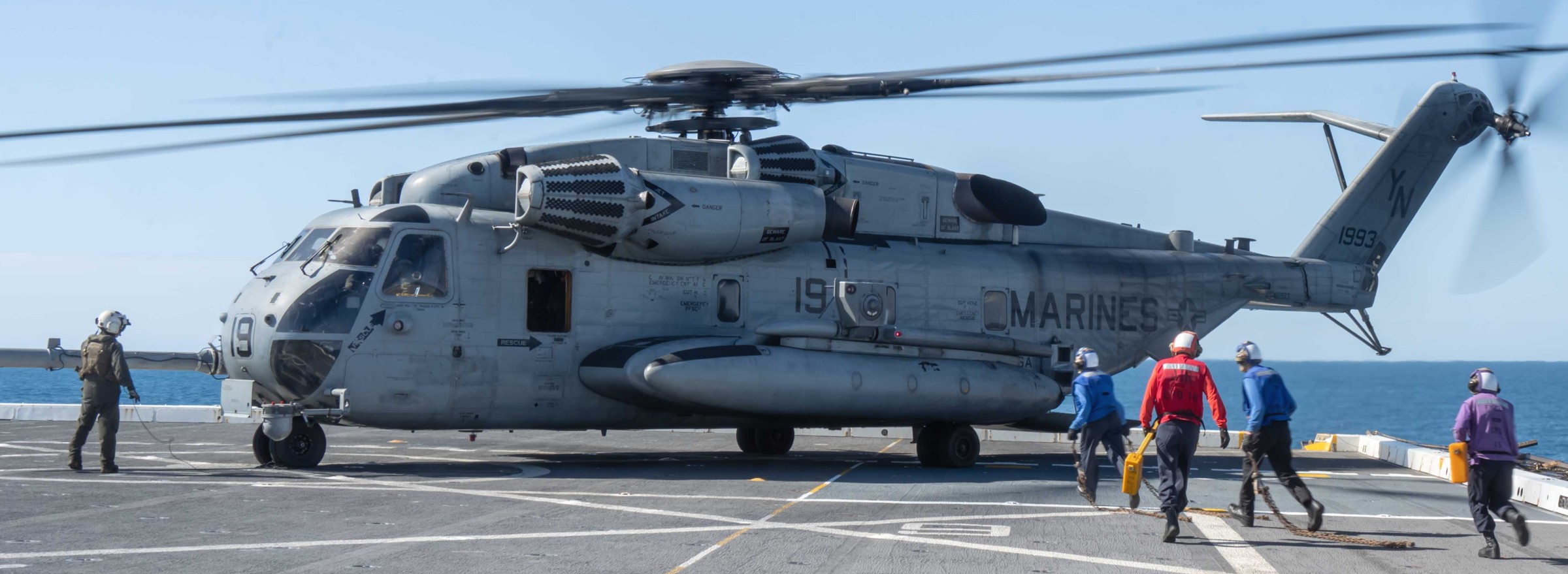 hmh-361 flying tigers ch-53e super stallion marine heavy helicopter squadron usmc lpd-18 uss new orleans 175