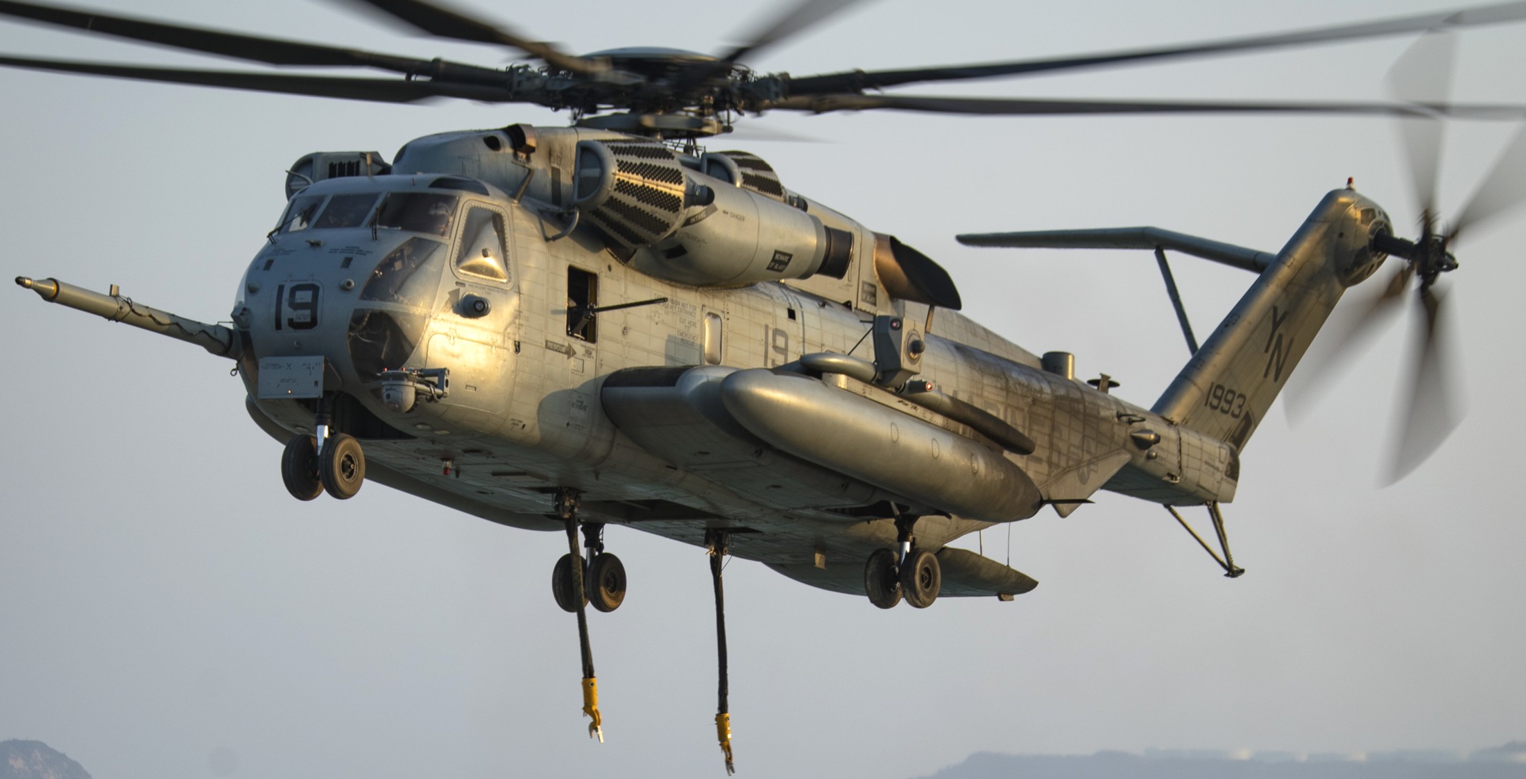 hmh-361 flying tigers marine heavy helicopter squadron usmc sikorsky ch-53e super stallion okinawa 180