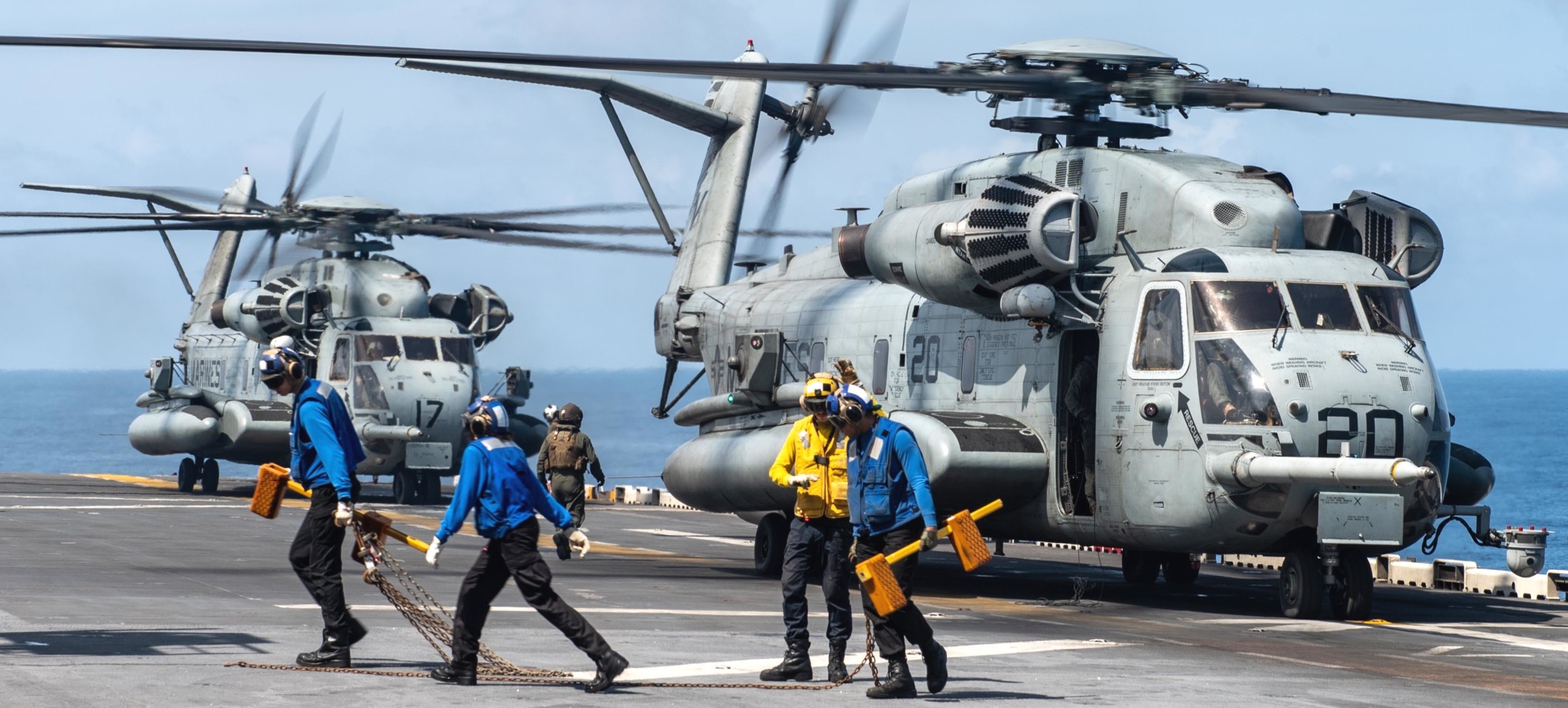 hmh-361 flying tigers marine heavy helicopter squadron usmc sikorsky ch-53e super stallion lha-6 uss america 182