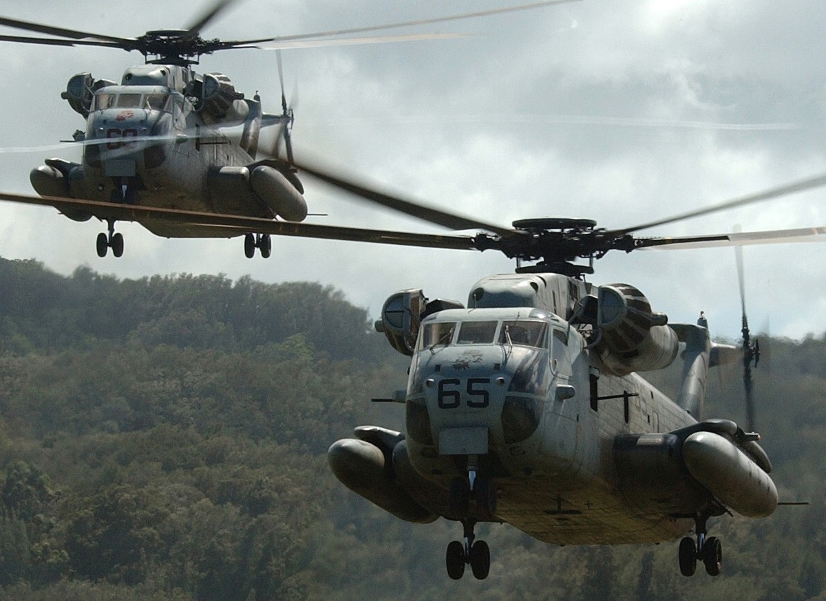 hmh-362 ugly angels marine heavy helicopter squadron usmc sikorsky ch-53d sea stallion rimpac 2004 hawaii