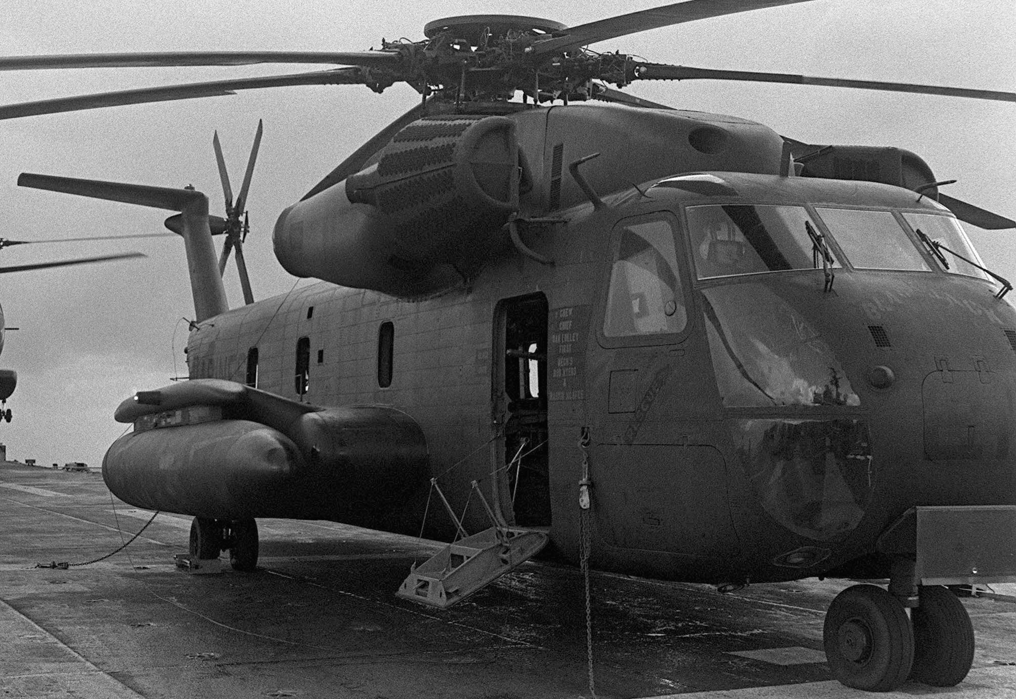 hmh-362 ugly angels marine heavy helicopter squadron usmc sikorsky ch-53d sea stallion lph-9 uss guam 60