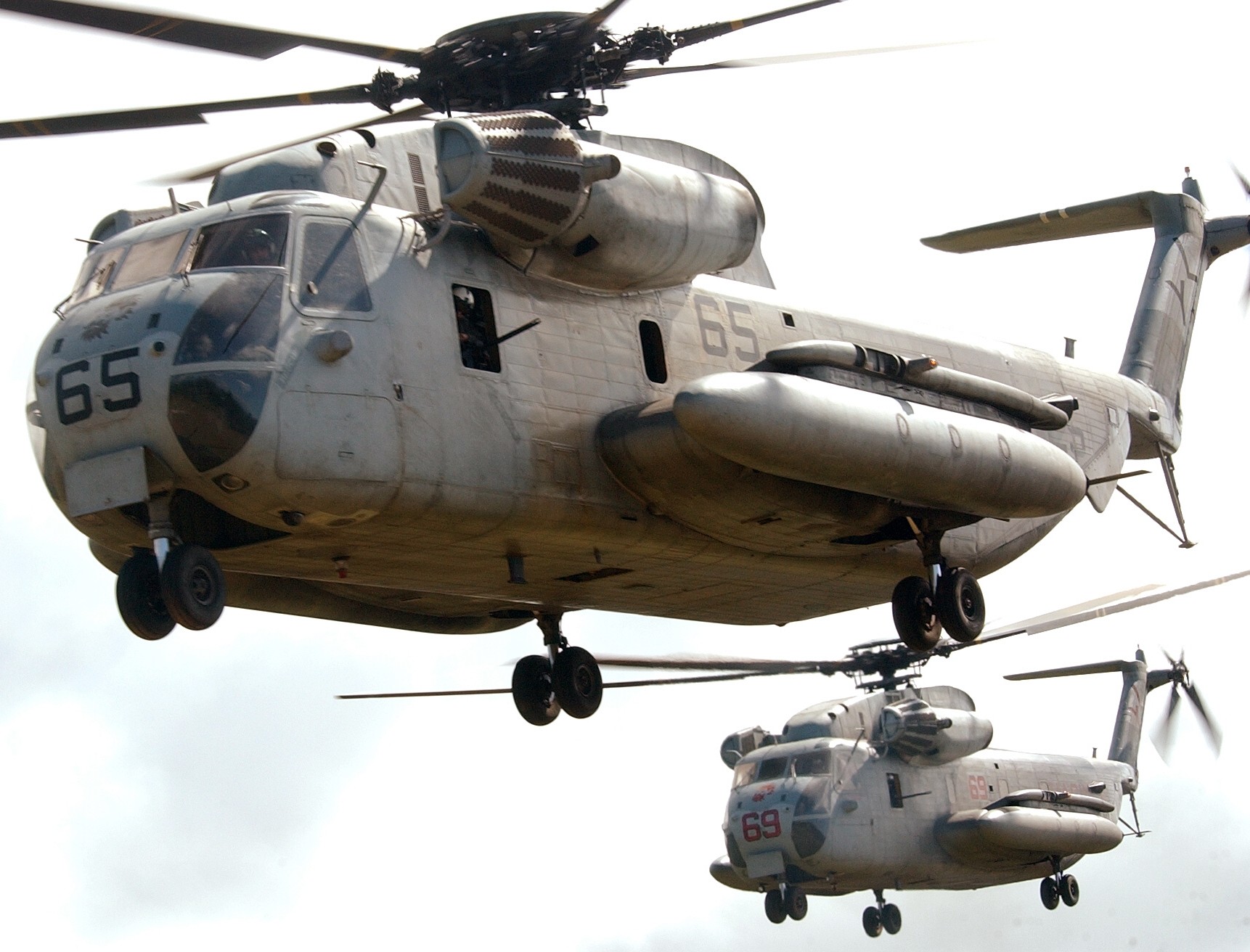 hmh-362 ugly angels marine heavy helicopter squadron usmc sikorsky ch-53d sea stallion rimpac 2004 hawaii 65