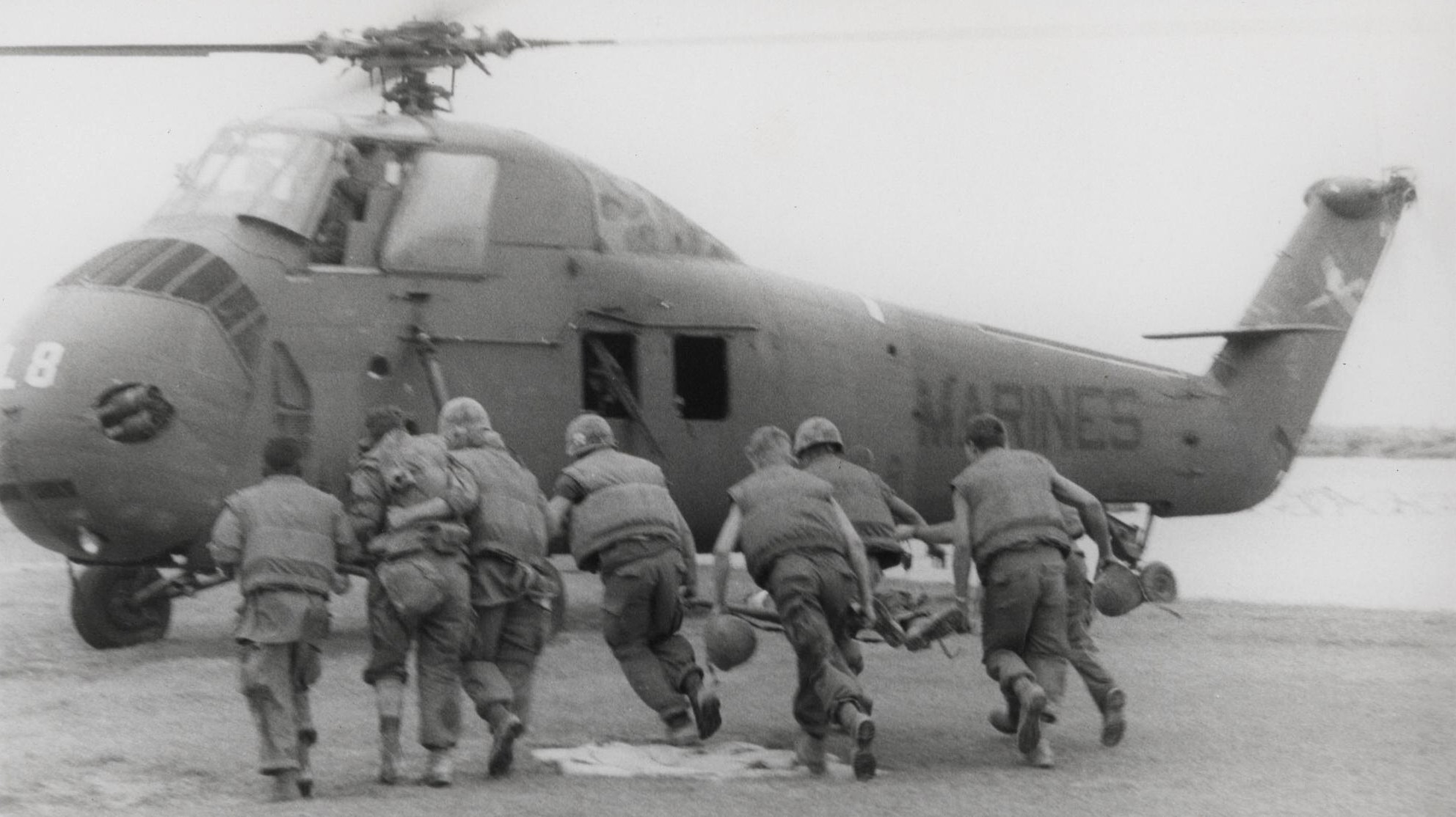 hmm-362 ugly angels marine medium helicopter squadron usmc sikorsky uh-34d seahorse vietnam war 1968 14