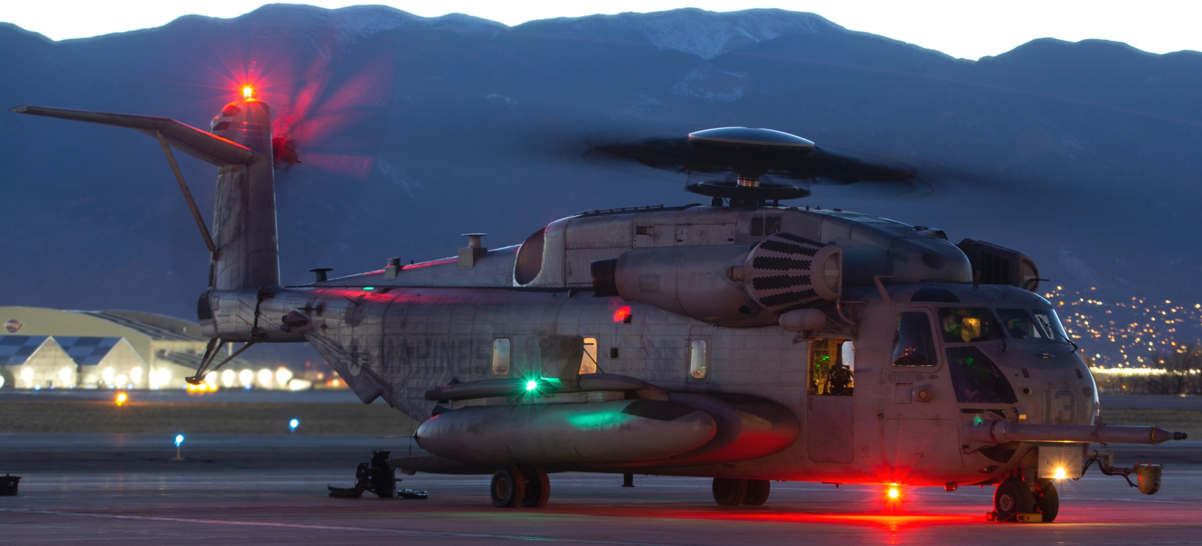 hmh-461 ironhorse ch-53e super stallion marine heavy helicopter squadron 12