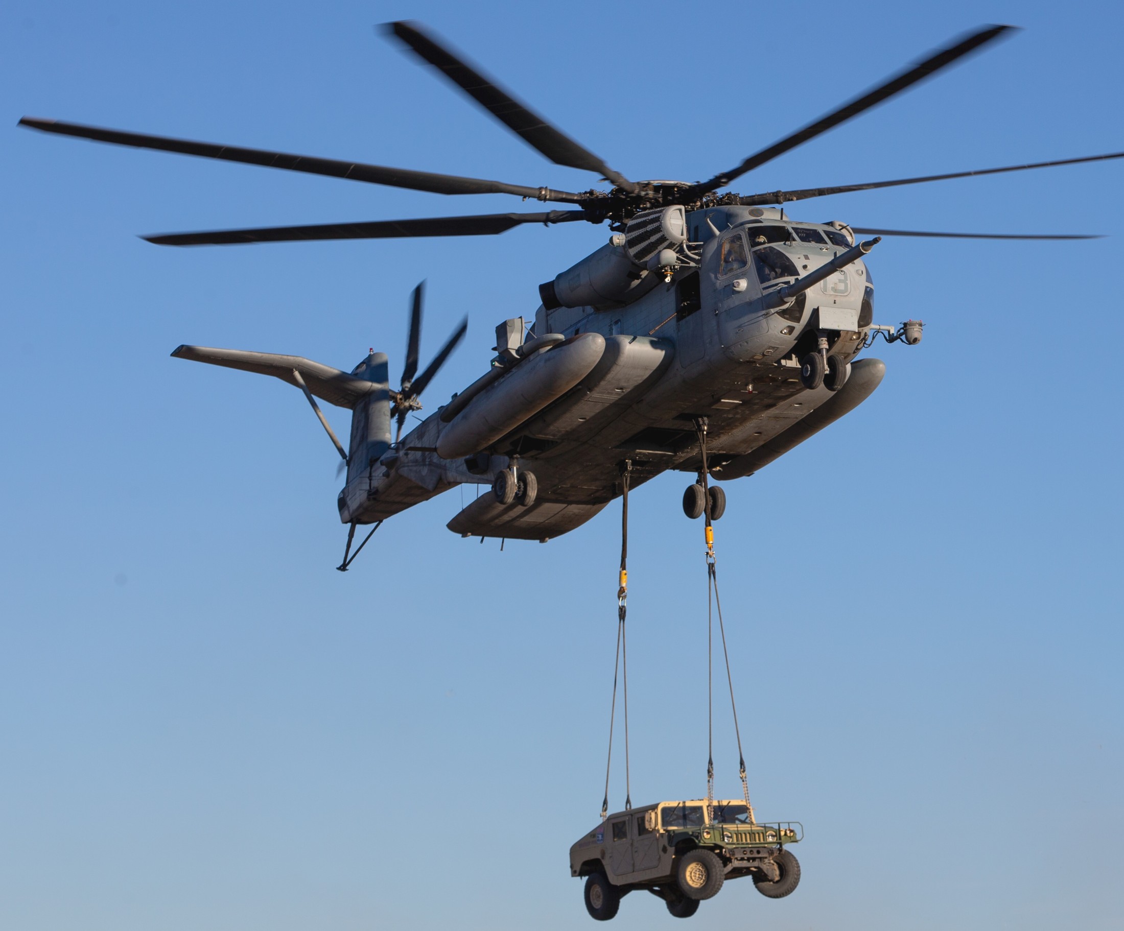 hmh-461 ironhorse ch-53e super stallion marine heavy helicopter squadron 13