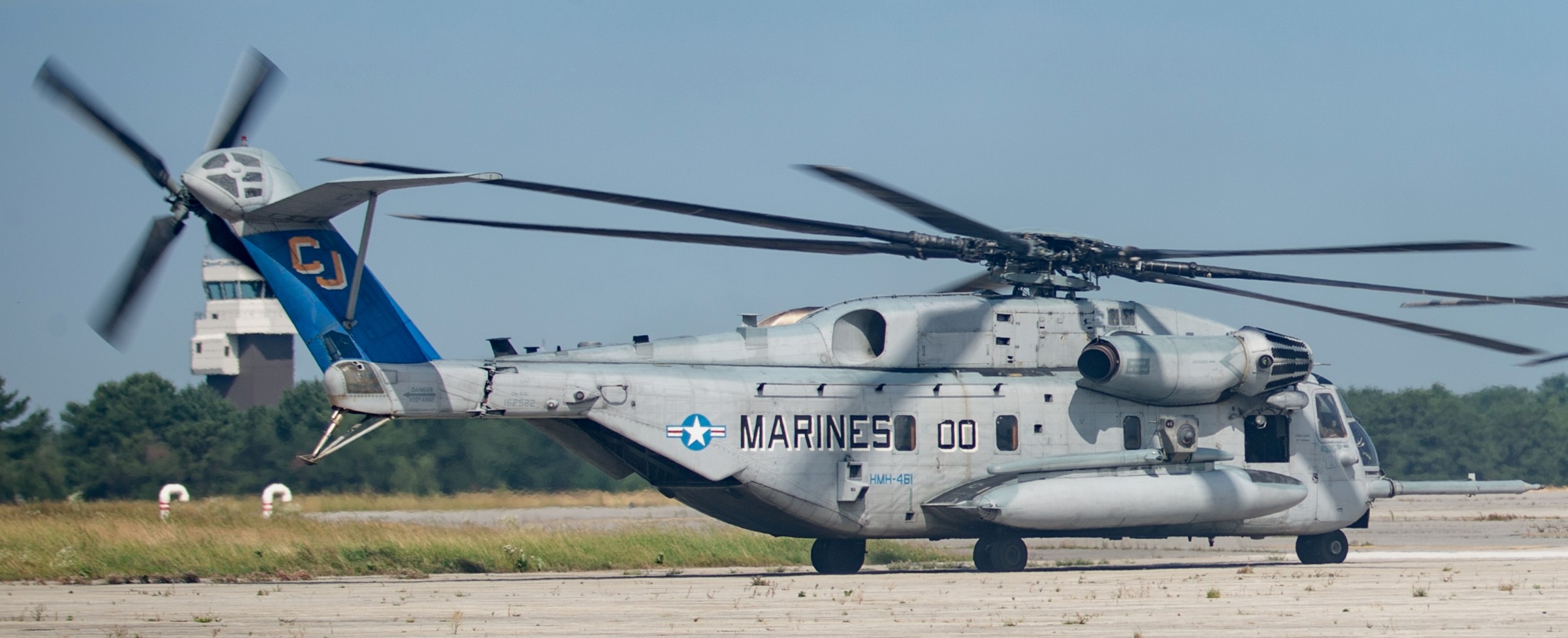 hmh-461 ironhorse ch-53e super stallion marine heavy helicopter squadron 16