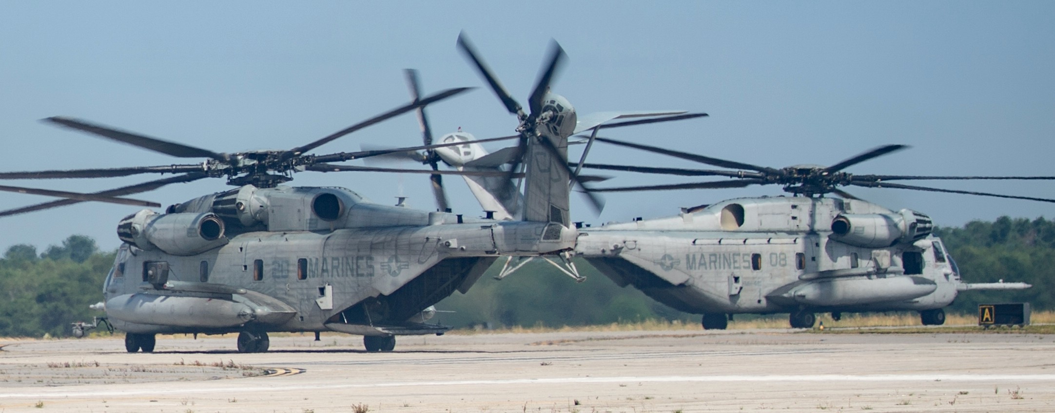 hmh-461 ironhorse ch-53e super stallion marine heavy helicopter squadron 17