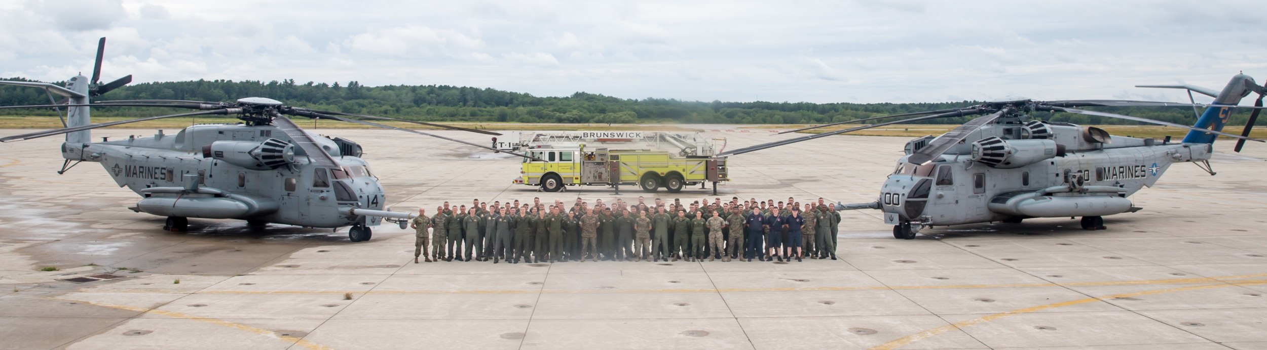 hmh-461 ironhorse ch-53e super stallion marine heavy helicopter squadron brunswick maine 20