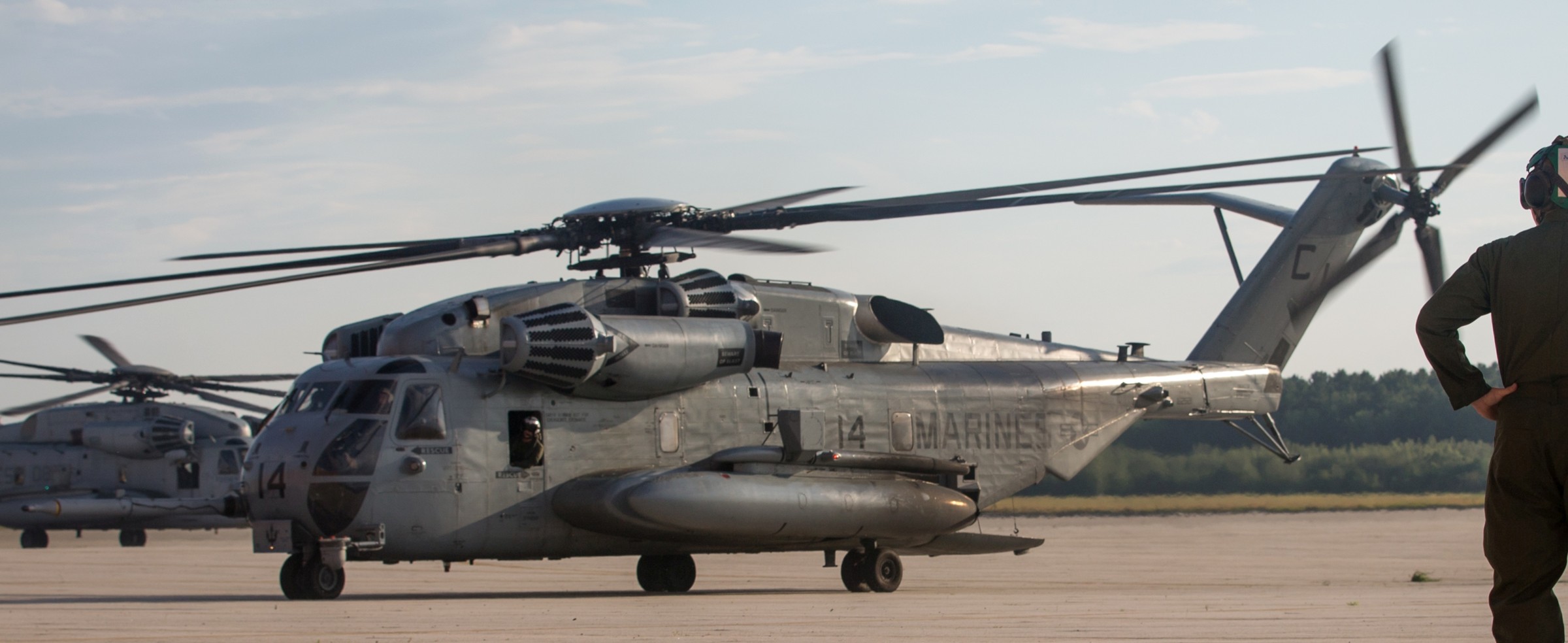 hmh-461 ironhorse ch-53e super stallion marine heavy helicopter squadron 27