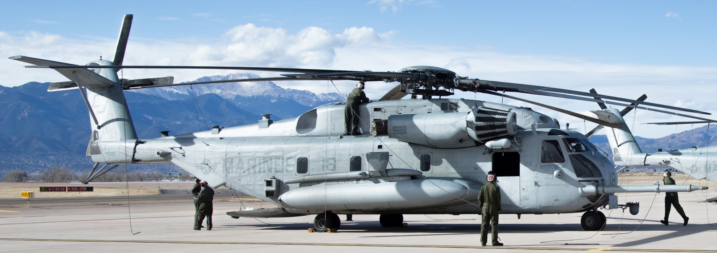 hmh-461 ironhorse ch-53e super stallion marine heavy helicopter squadron 34