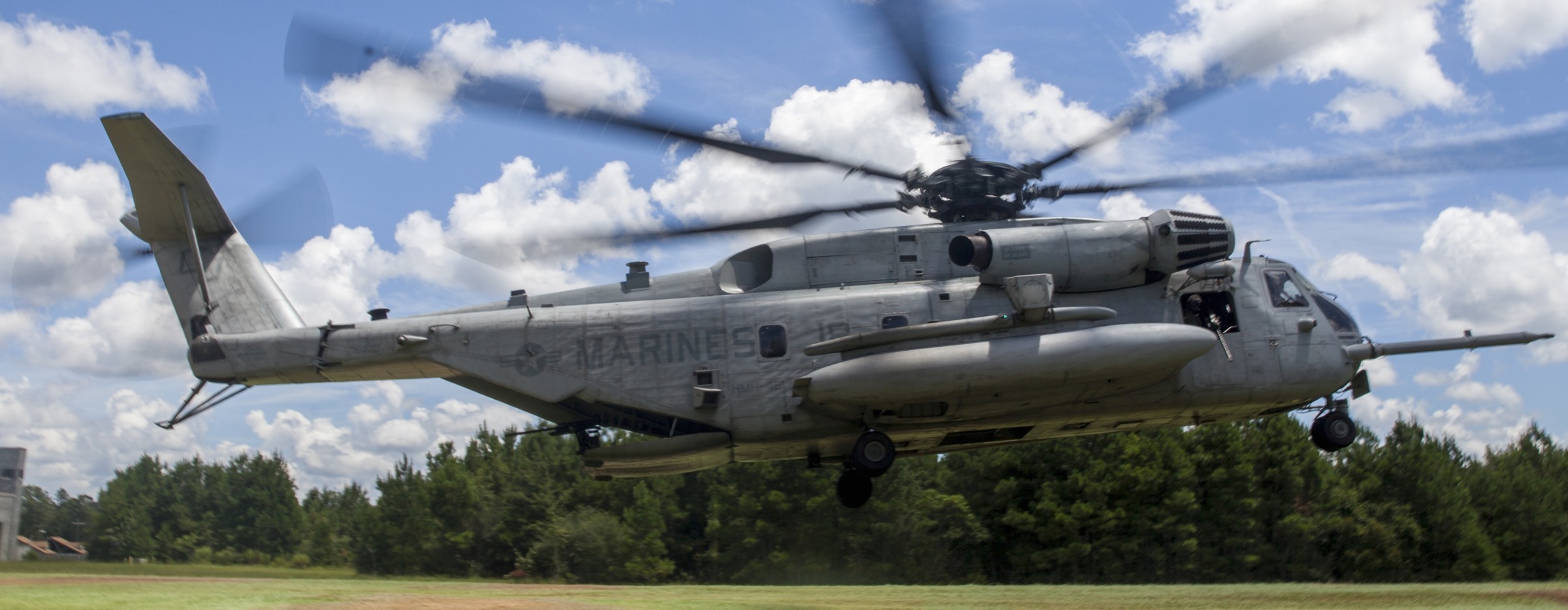 hmh-461 ironhorse ch-53e super stallion marine heavy helicopter squadron 40