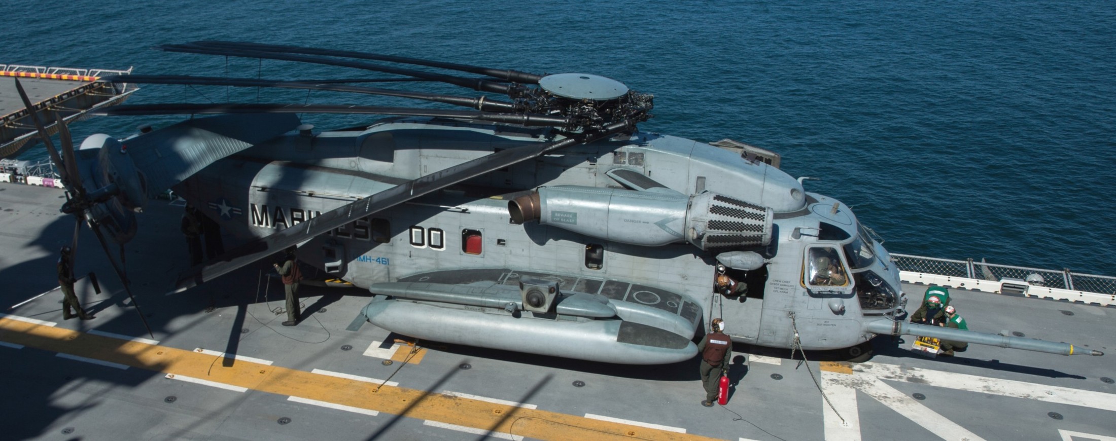 hmh-461 ironhorse ch-53e super stallion marine heavy helicopter squadron 60