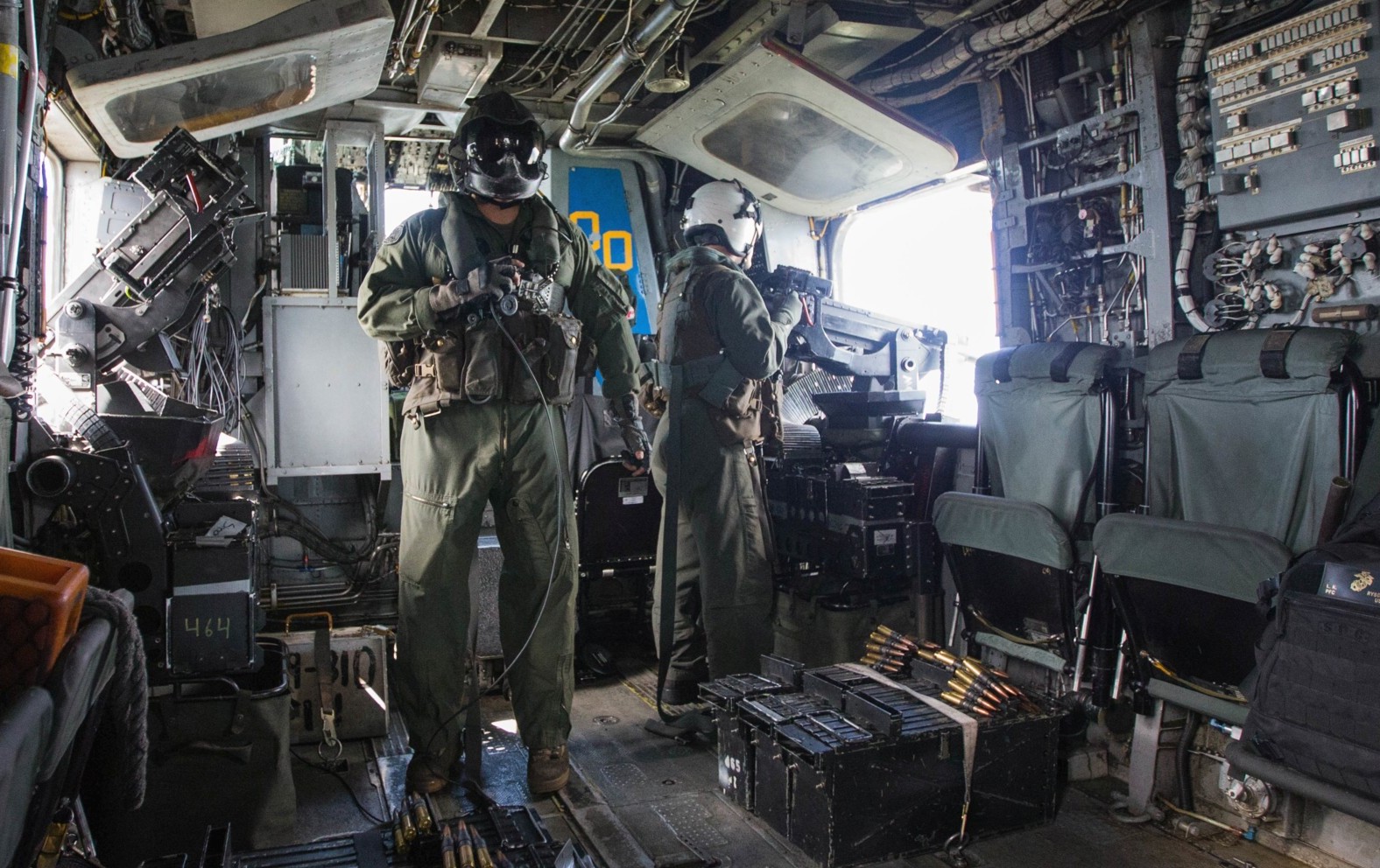 hmh-461 ironhorse ch-53e super stallion marine heavy helicopter squadron inside view 66