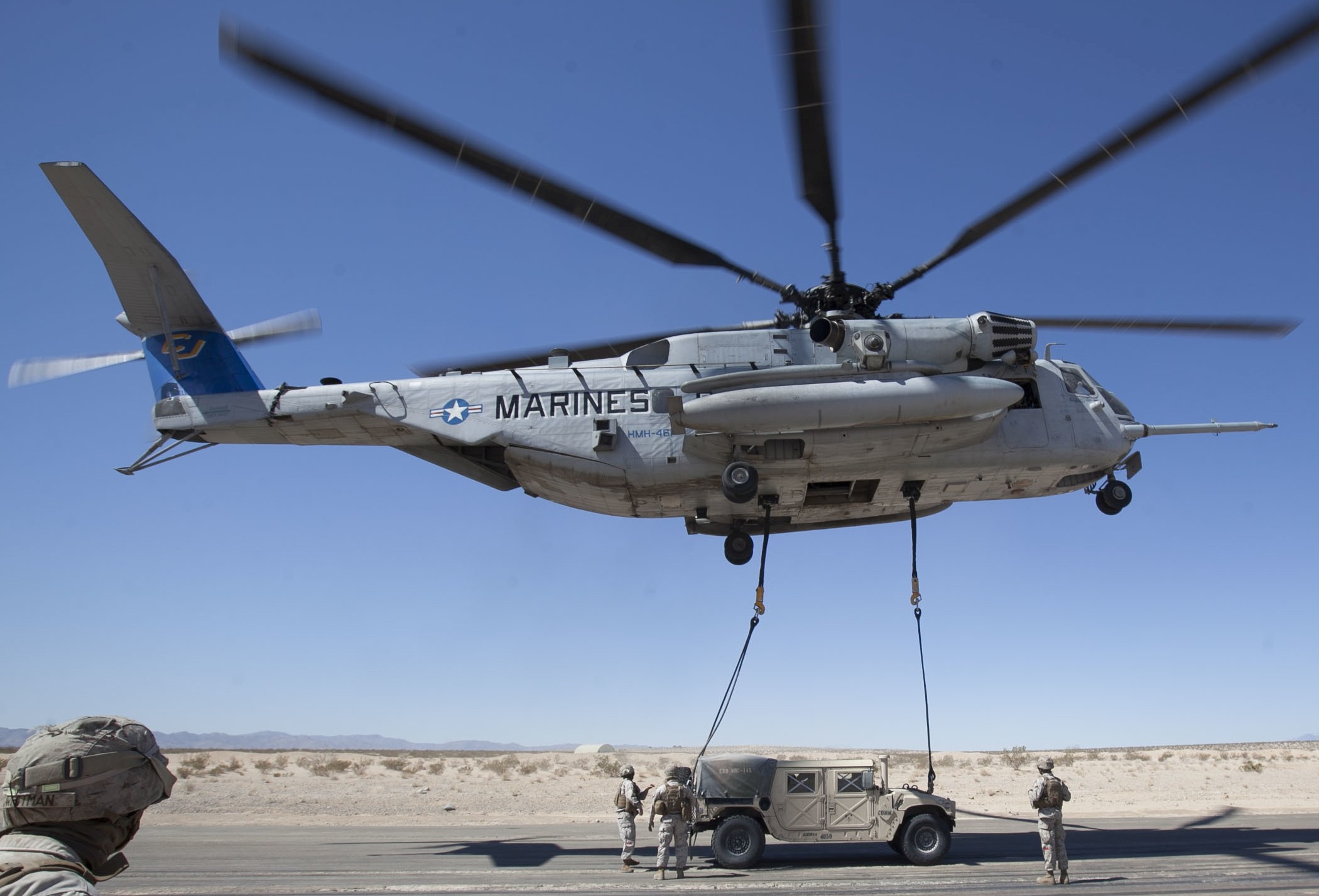 hmh-461 ironhorse ch-53e super stallion marine heavy helicopter squadron mcagcc twentynine palms california 71