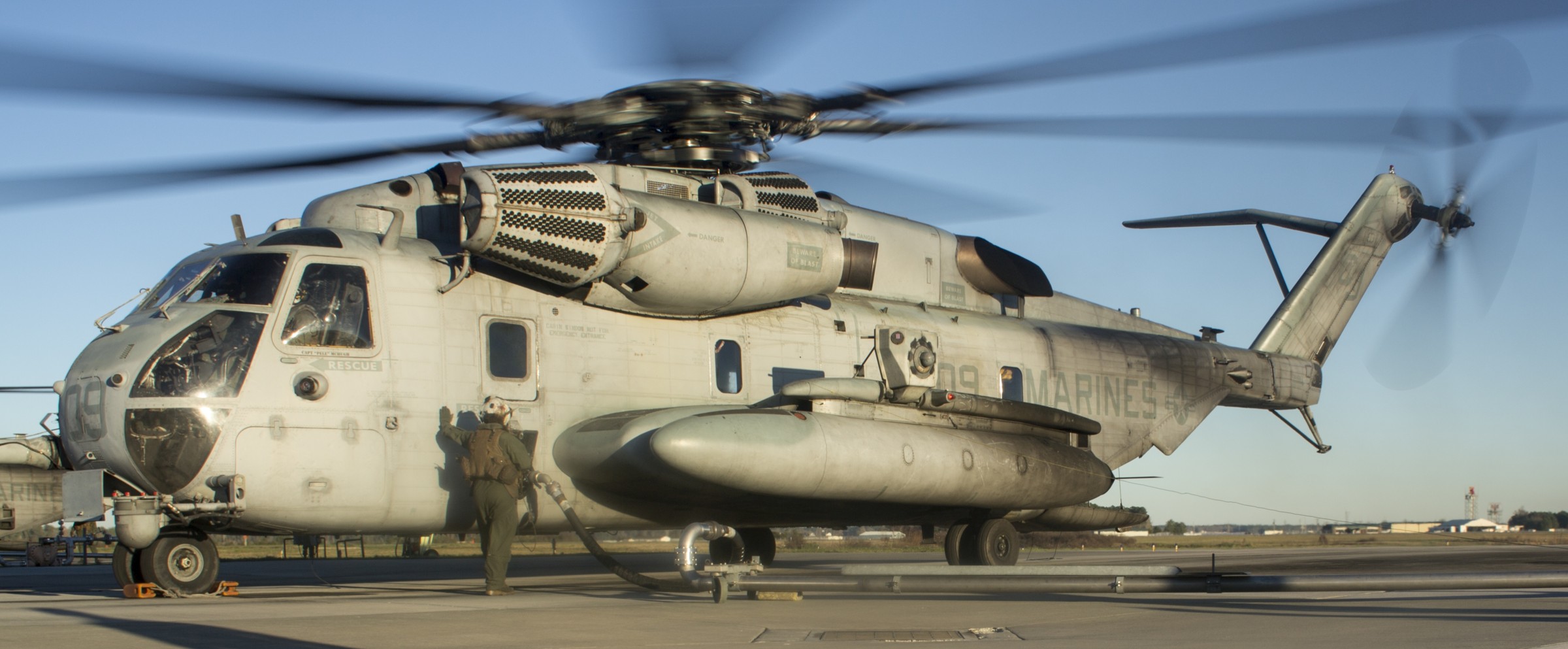 hmh-461 ironhorse ch-53e super stallion marine heavy helicopter squadron mcas cherry point 81