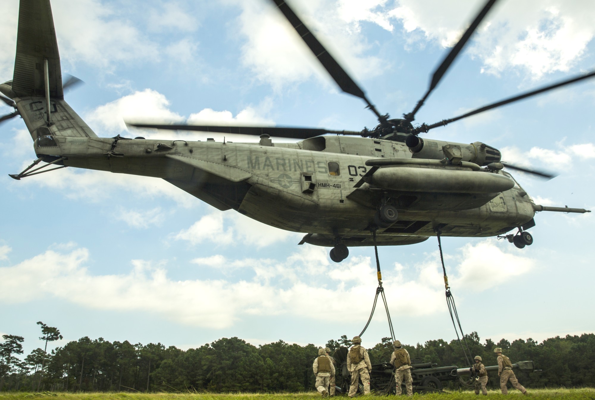 hmh-461 ironhorse ch-53e super stallion marine heavy helicopter squadron camp lejeune north carolina 83