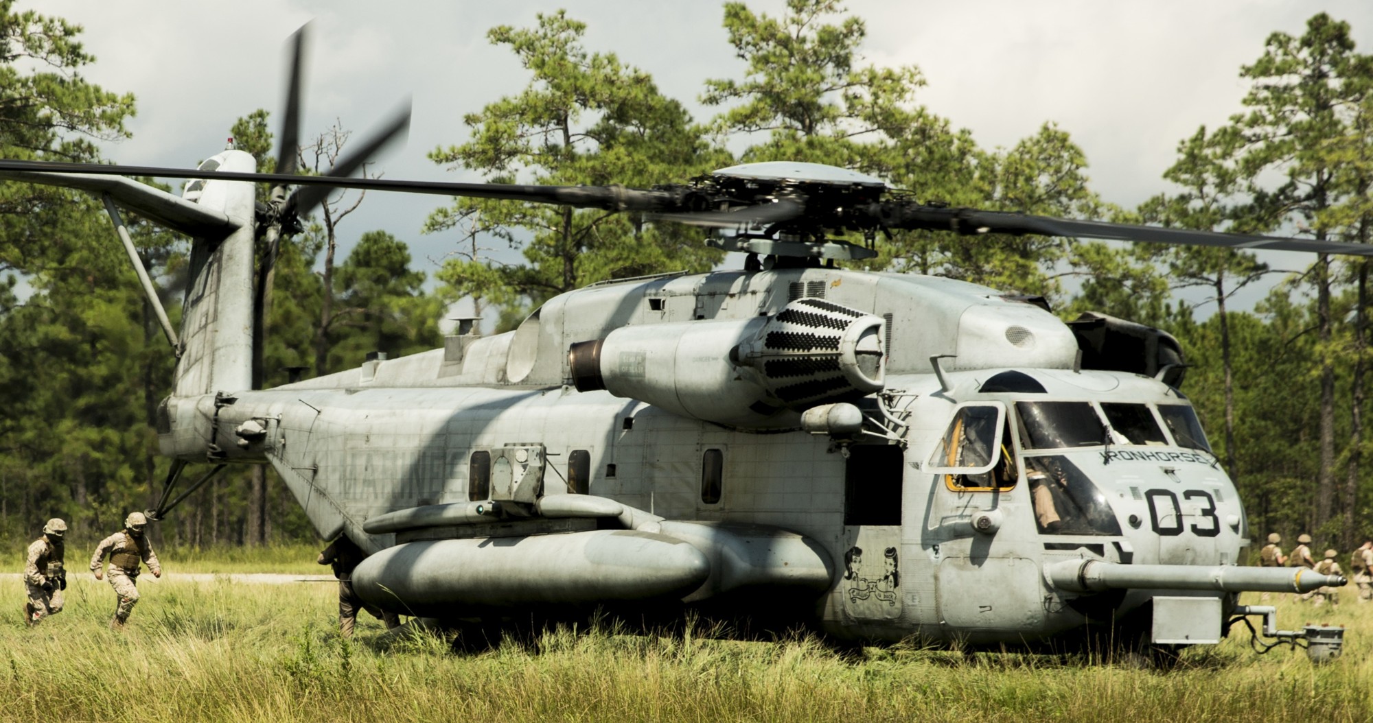 hmh-461 ironhorse ch-53e super stallion marine heavy helicopter squadron usmc camp lejeune 84