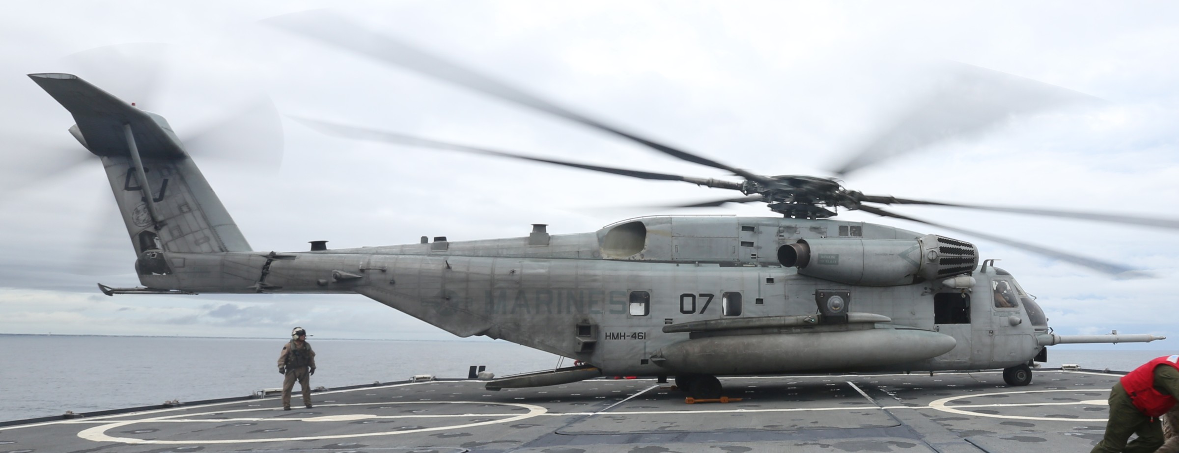 hmh-461 ironhorse ch-53e super stallion marine heavy helicopter squadron 85