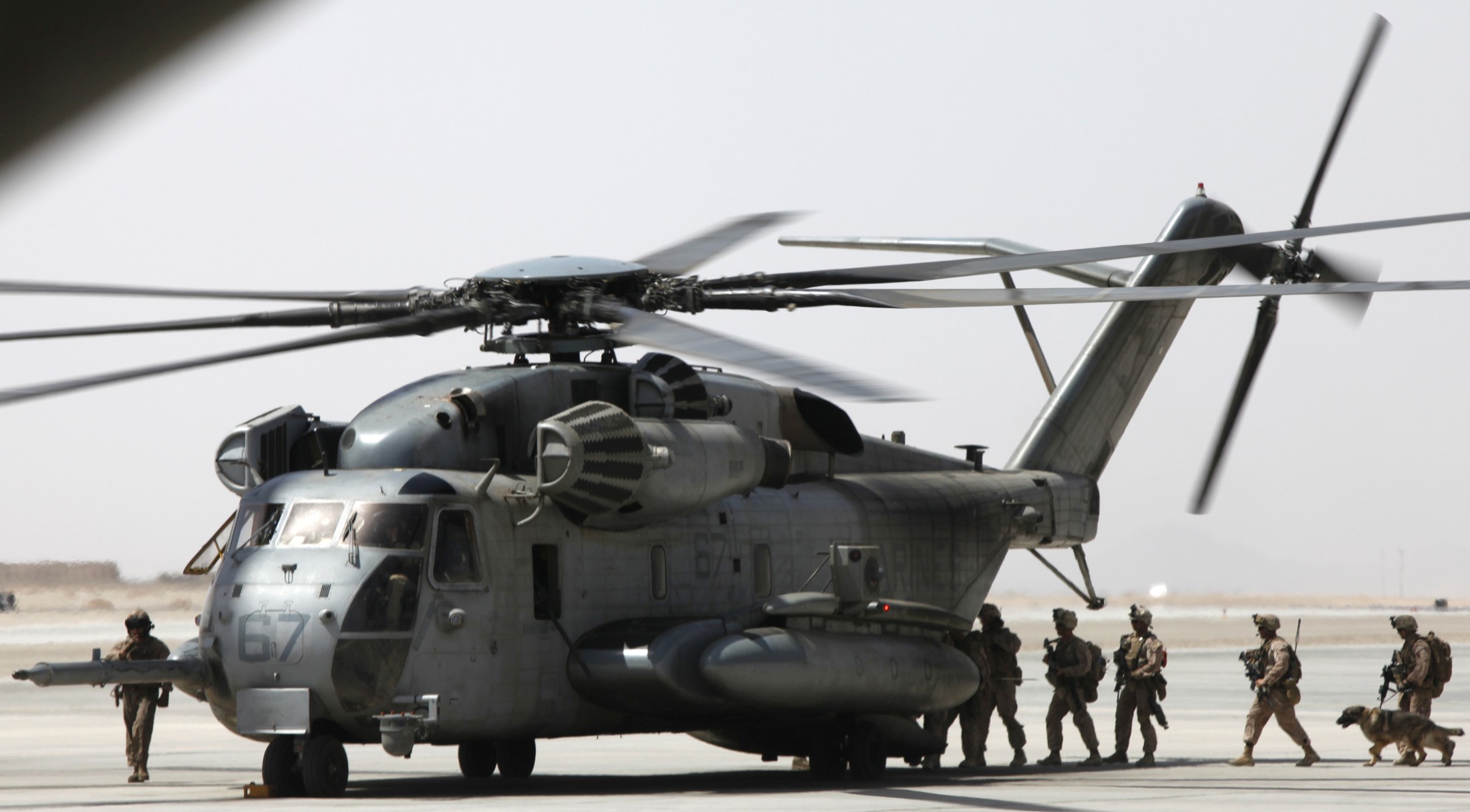 hmh-461 ironhorse ch-53e super stallion marine heavy helicopter squadron 92