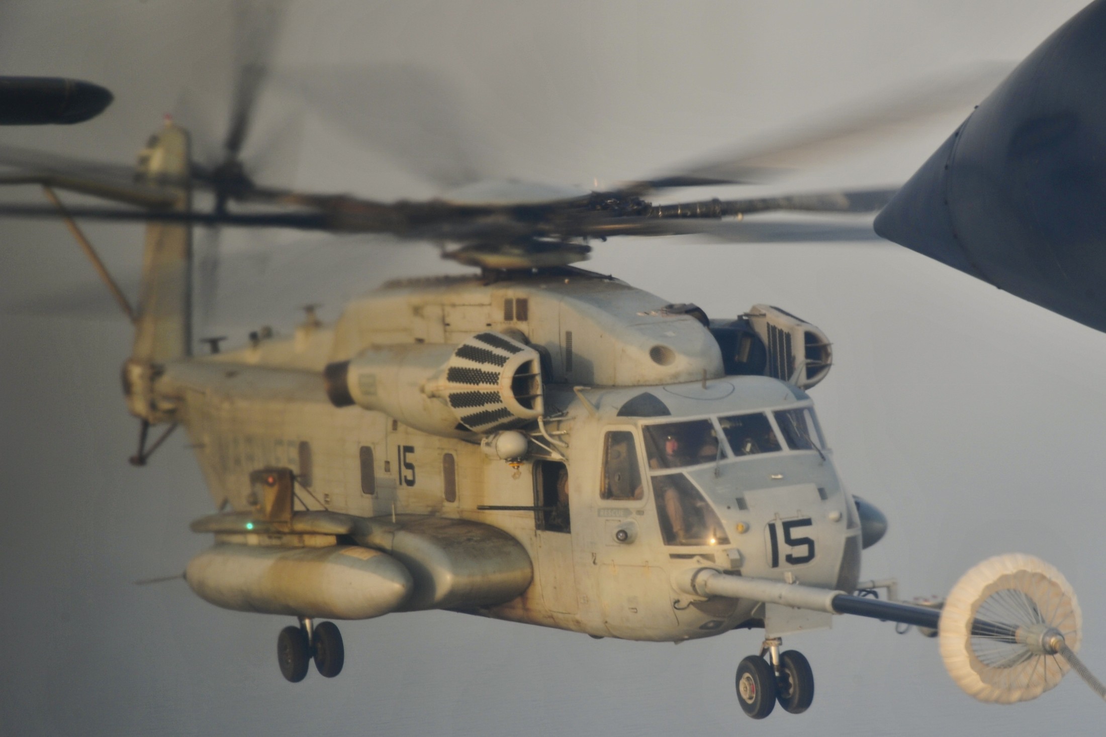 hmh-461 ironhorse ch-53e super stallion marine heavy helicopter squadron djibouti 96