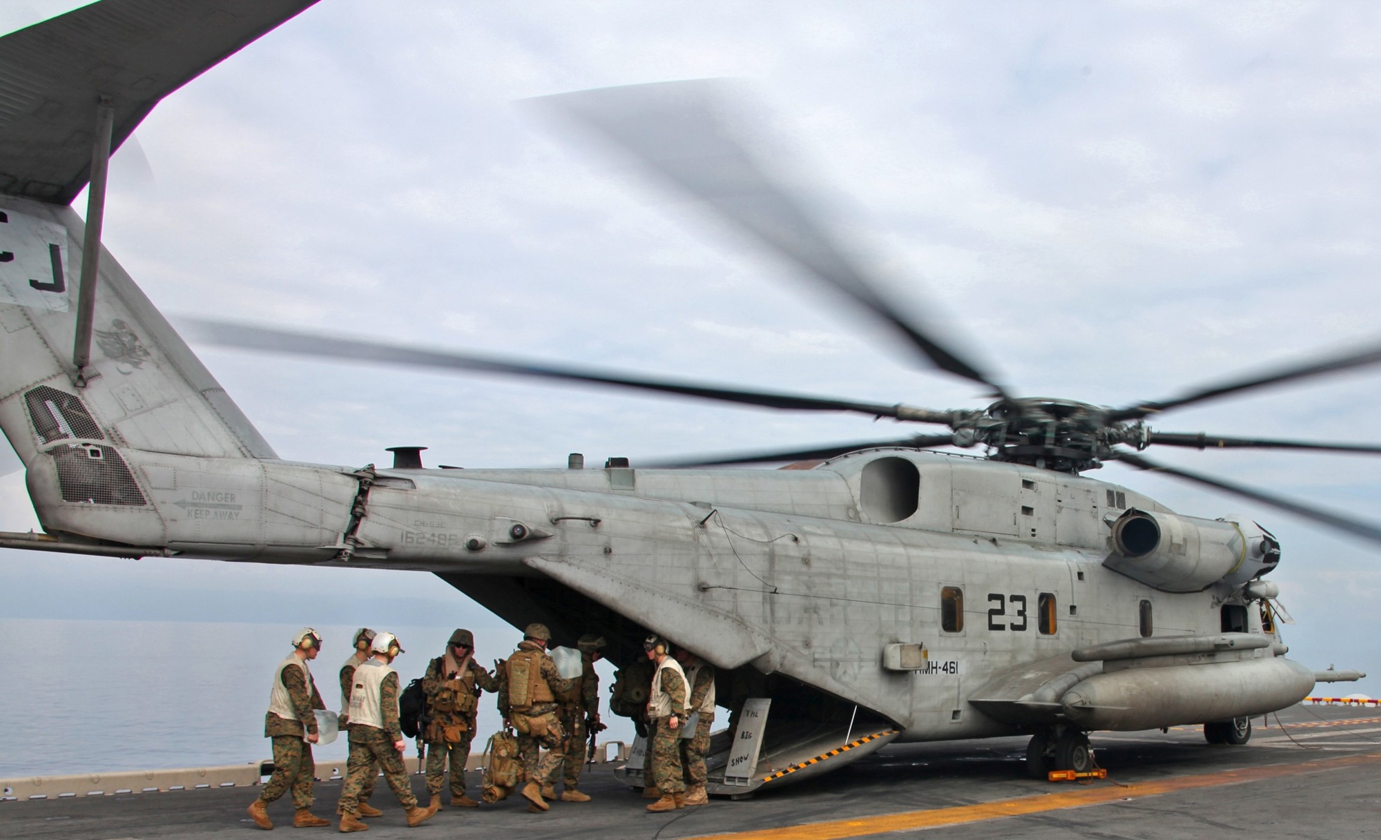 hmh-461 ironhorse ch-53e super stallion marine heavy helicopter squadron 108