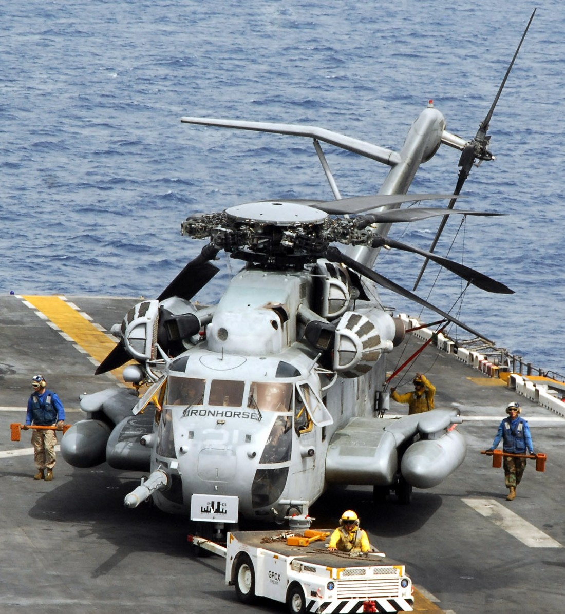 hmh-461 ironhorse ch-53e super stallion marine heavy helicopter squadron 113