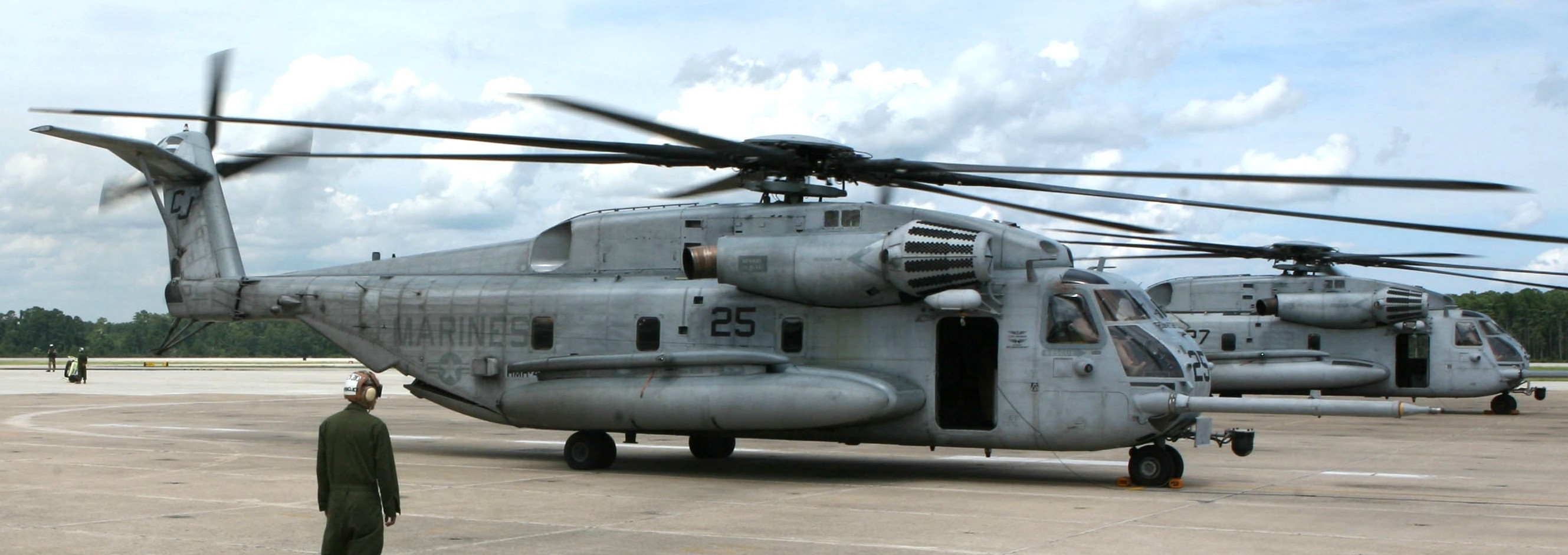 hmh-461 ironhorse ch-53e super stallion marine heavy helicopter squadron 118