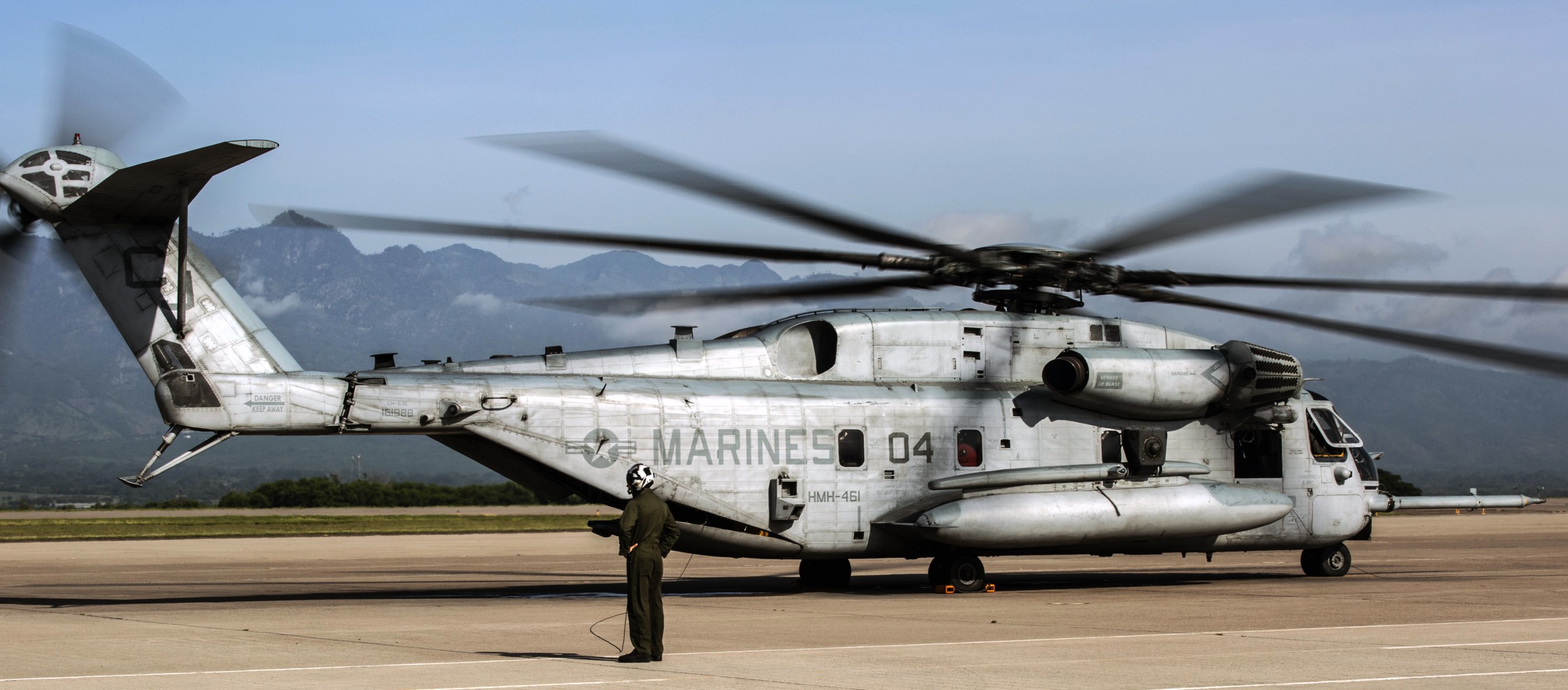 hmh-461 ironhorse ch-53e super stallion marine heavy helicopter squadron soto cano airbase honduras 122