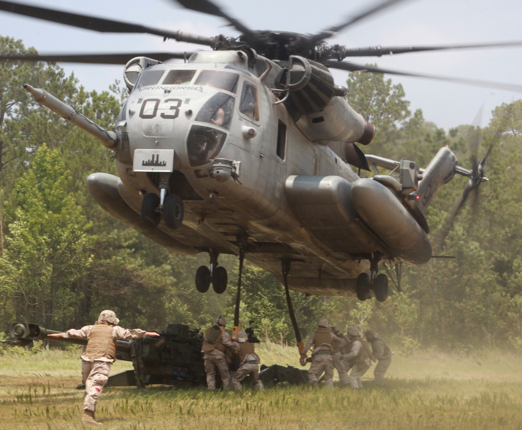 hmh-461 ironhorse ch-53e super stallion marine heavy helicopter squadron camp lejeune north carolina 125