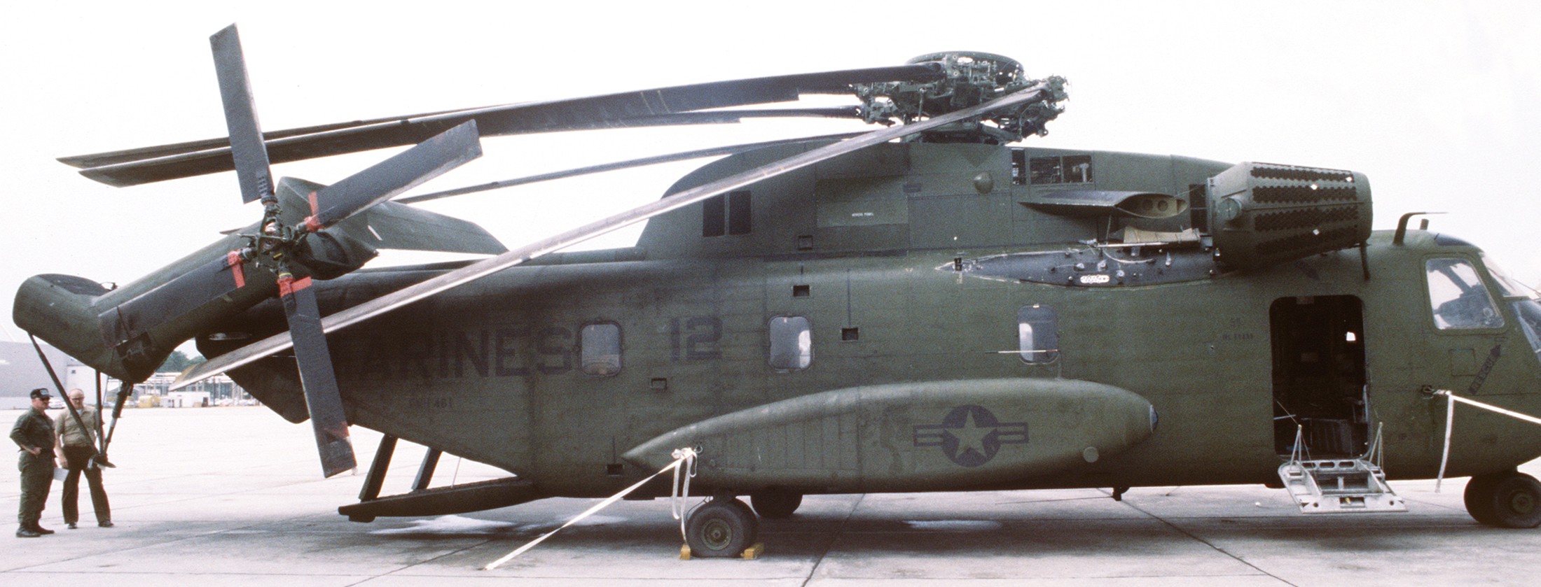 hmh-461 ironhorse ch-53d sea stallion marine heavy helicopter squadron usmc 140