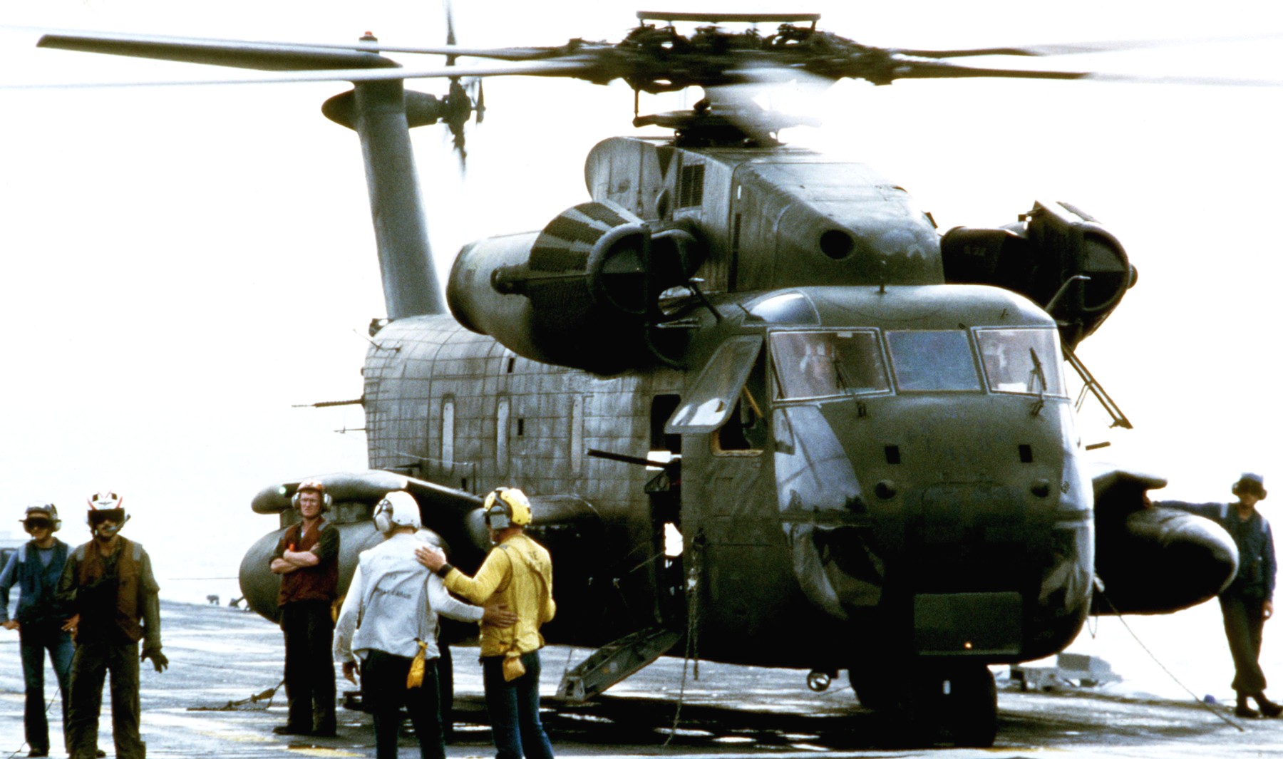 hmh-461 ironhorse ch-53d sea stallion marine heavy helicopter squadron lph-9 uss guam urgent fury grenada 1983