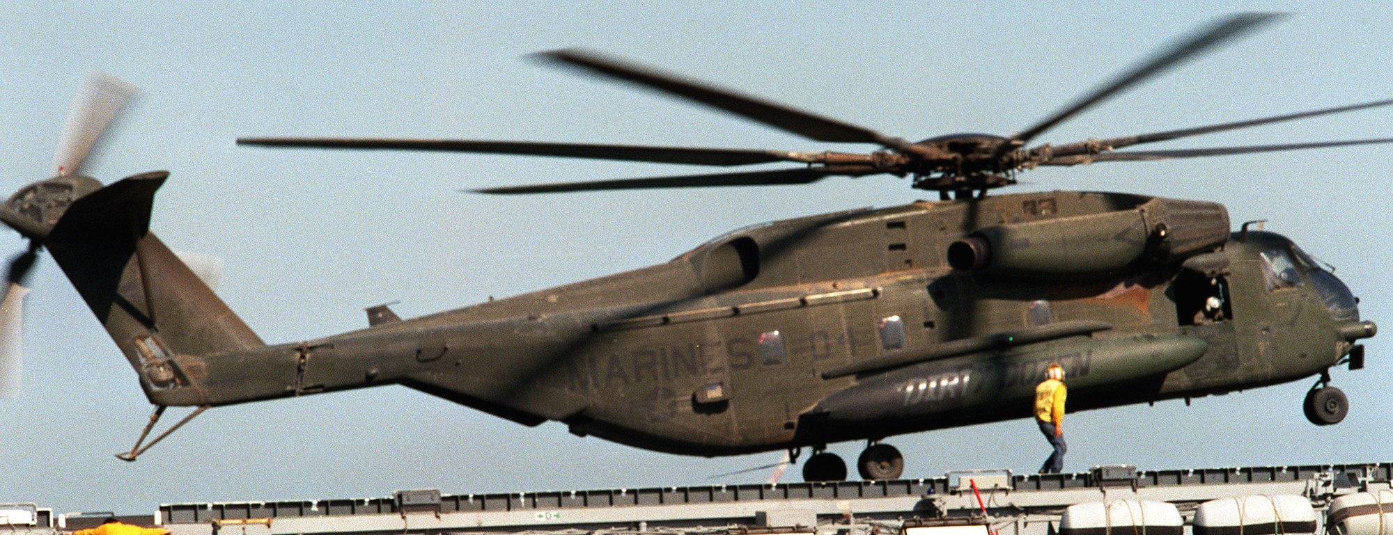 hmh-461 ironhorse ch-53e super stallion marine heavy helicopter squadron lph-2 uss iwo jima desert shield 1991