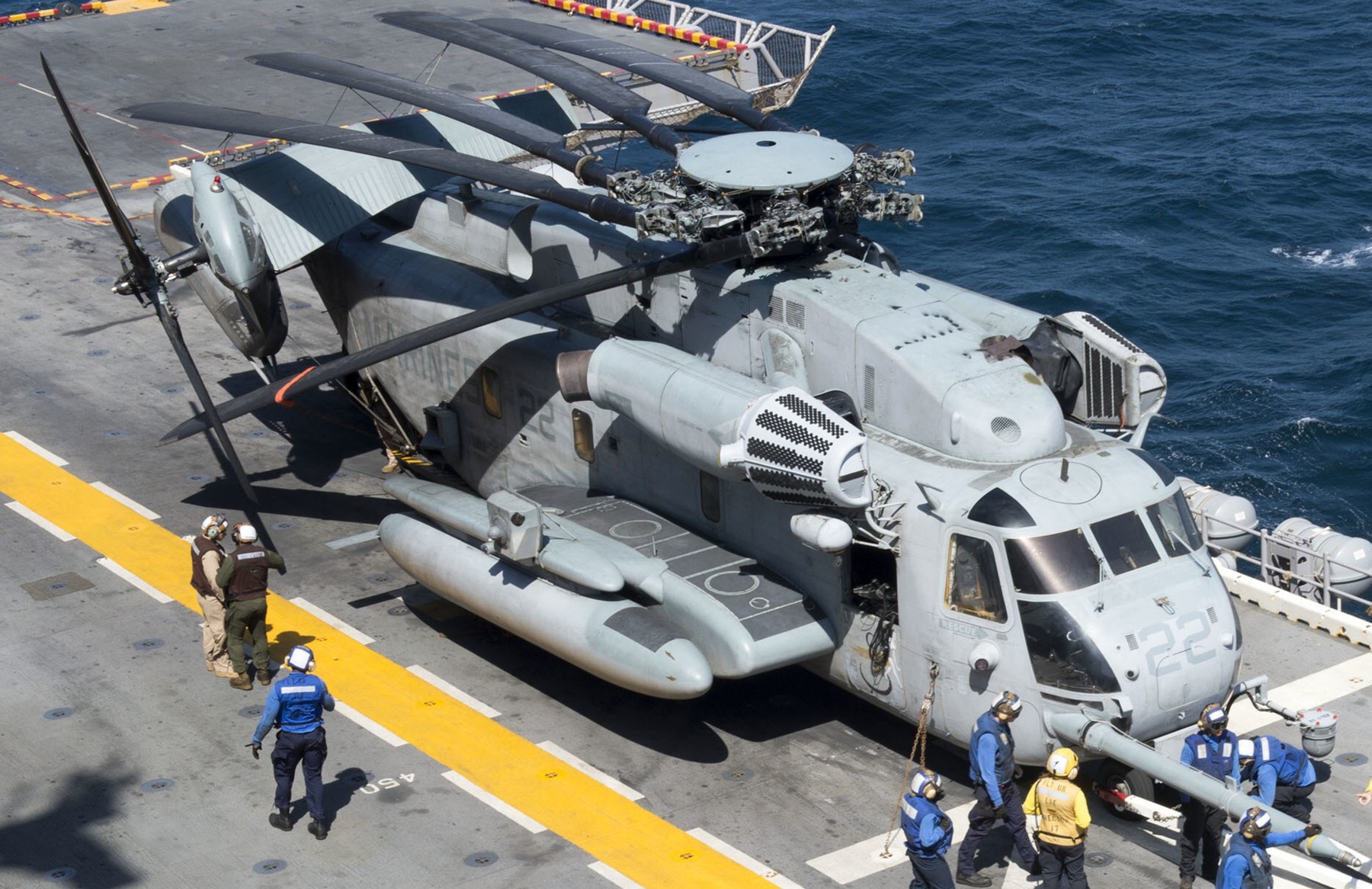 hmh-461 ironhorse ch-53e super stallion marine heavy helicopter squadron 158