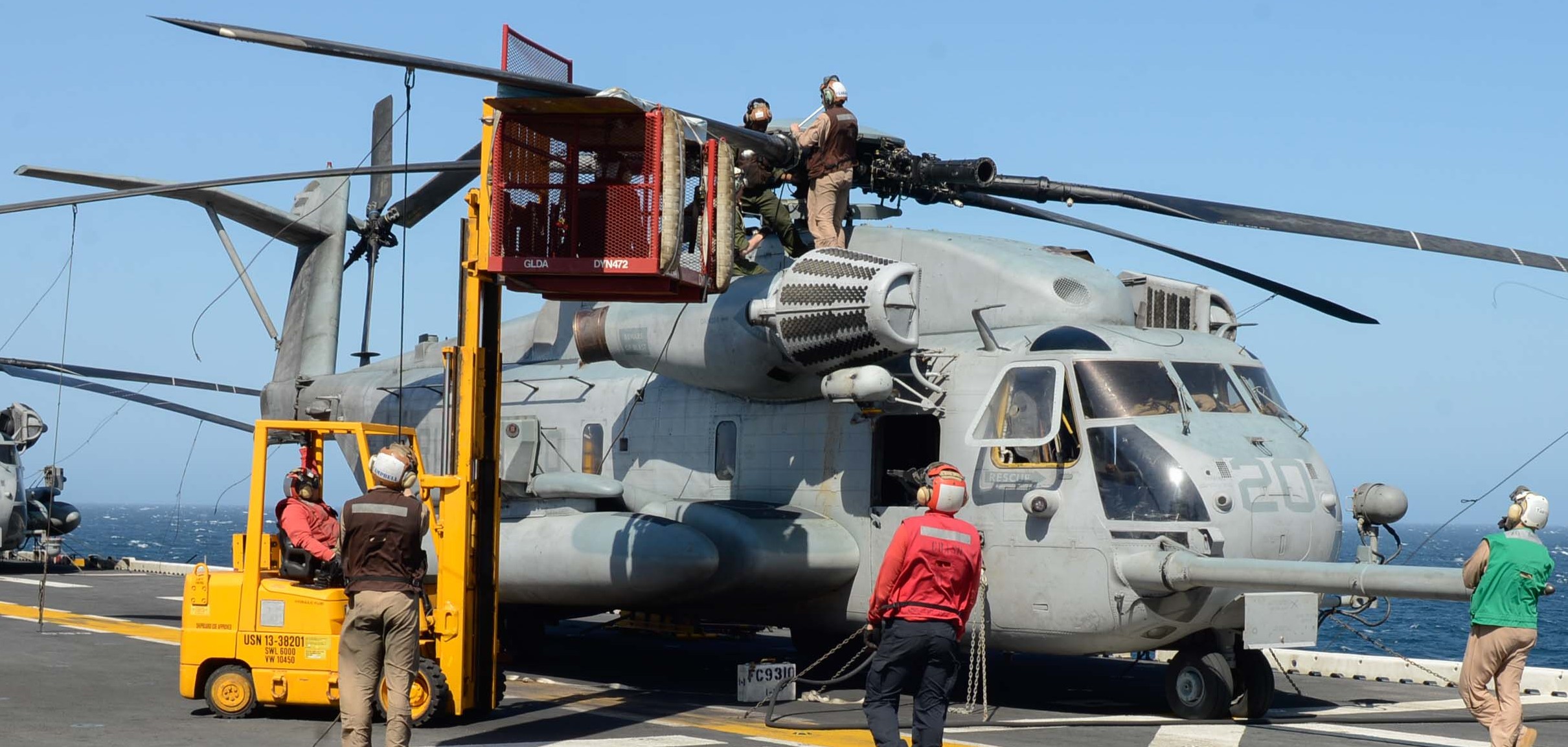 hmh-461 ironhorse ch-53e super stallion marine heavy helicopter squadron 161