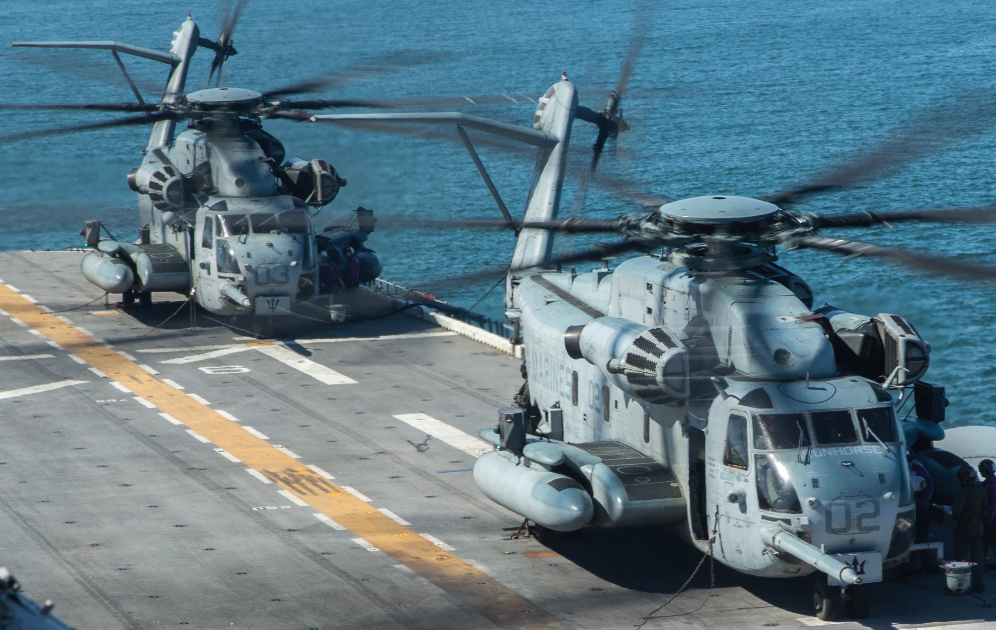 hmh-461 ironhorse ch-53e super stallion marine heavy helicopter squadron 164