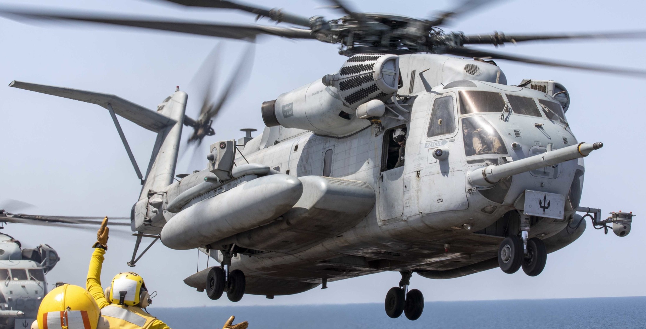 hmh-461 ironhorse ch-53e super stallion marine heavy helicopter squadron usmc 181