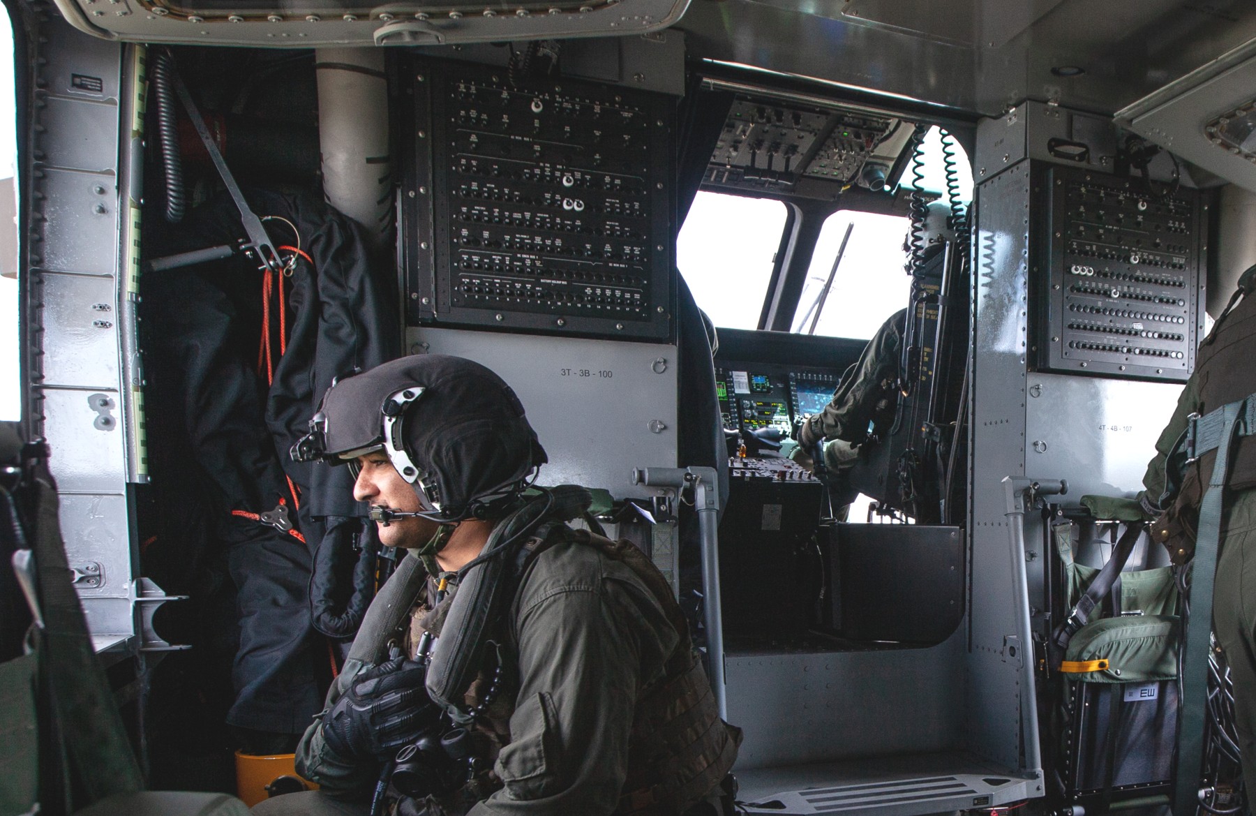 hmh-461 ironhorse ch-53k king stallion marine heavy helicopter squadron usmc inside view 186