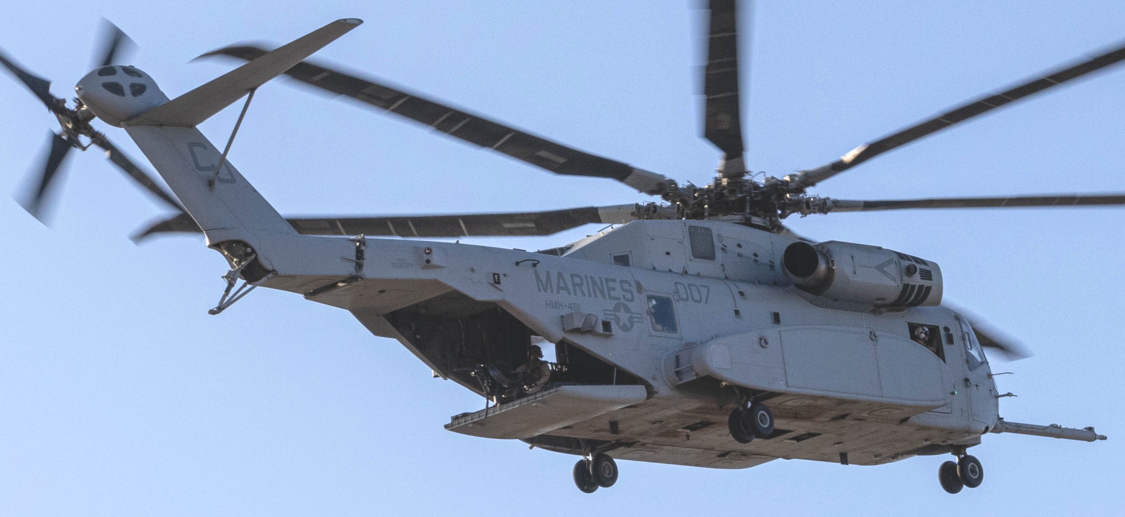 hmh-461 ironhorse ch-53k king stallion marine heavy helicopter squadron chocolate mountain gunnery range california 202