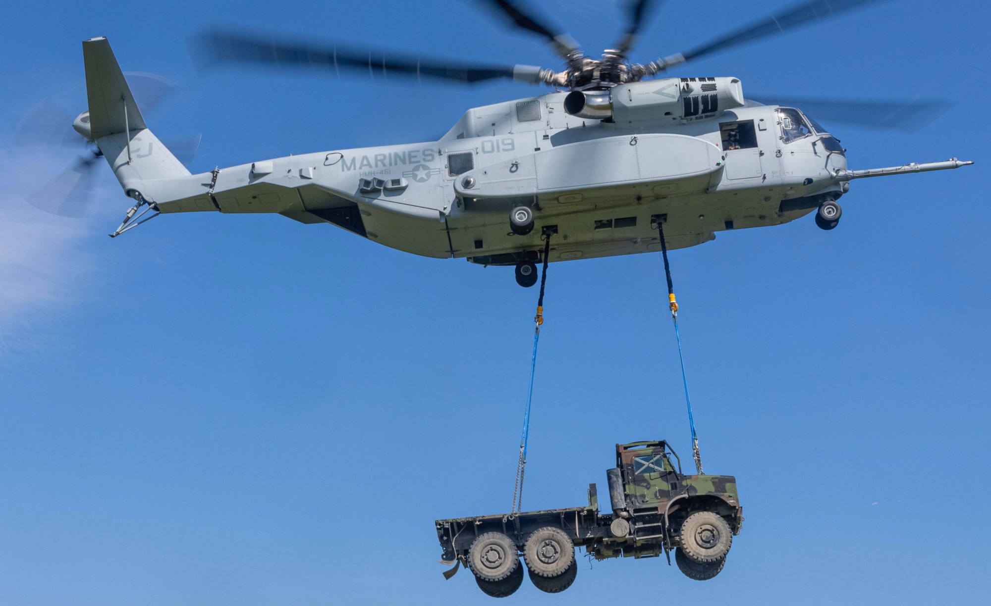 hmh-461 ironhorse ch-53k king stallion marine heavy helicopter squadron usmc camp lejeune nc 215