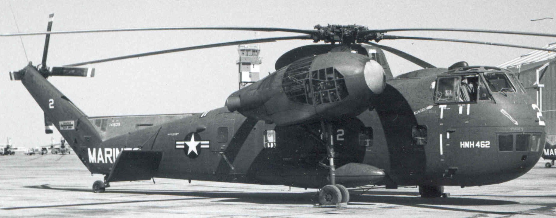 hmh-462 heavy haulers ch-37c mojave marine heavy helicopter squadron usmc 02