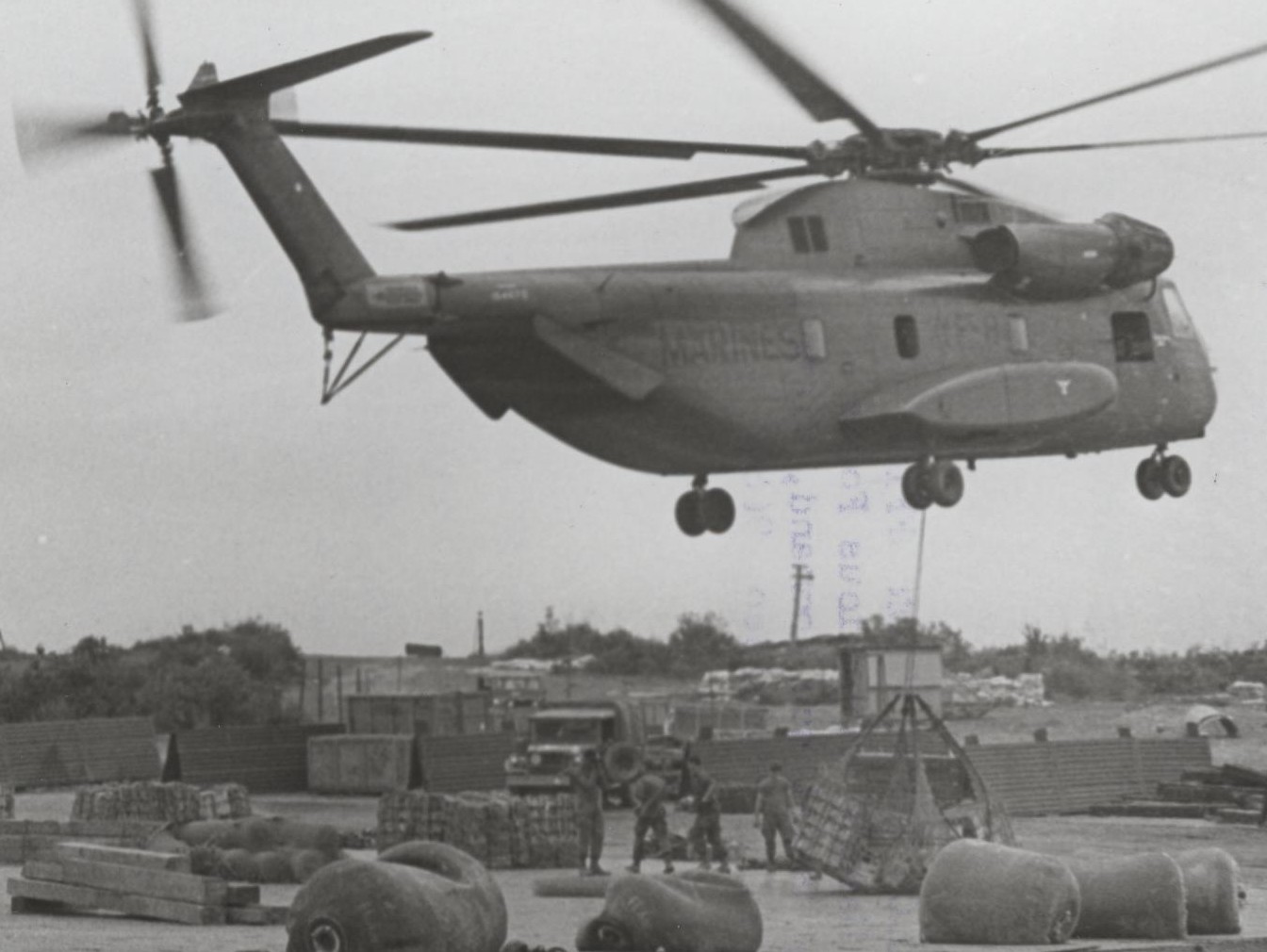 hmh-462 heavy haulers ch-53a sea stallion marine heavy helicopter squadron usmc vietnam war 1969