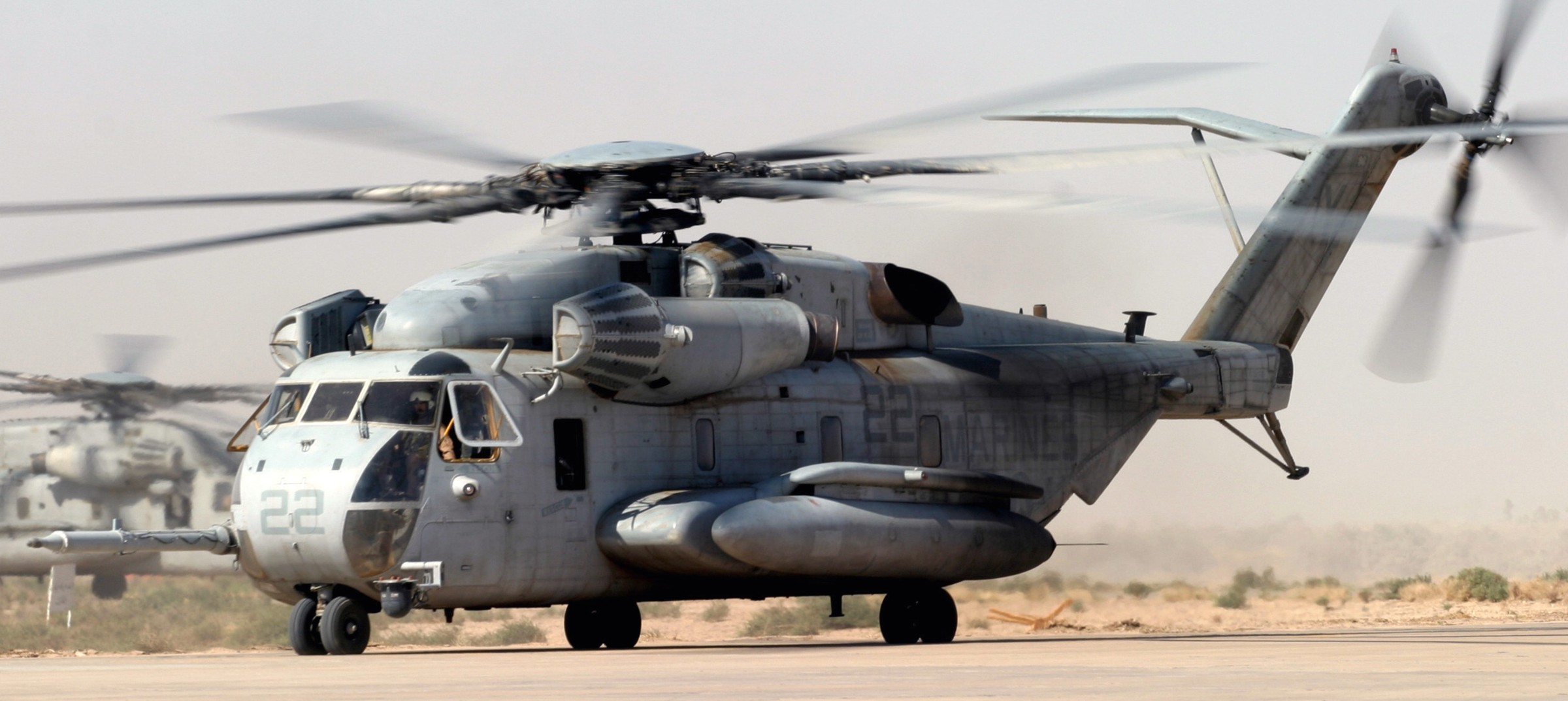 hmh-462 heavy haulers ch-53e super stallion marine heavy helicopter squadron iraq 2003