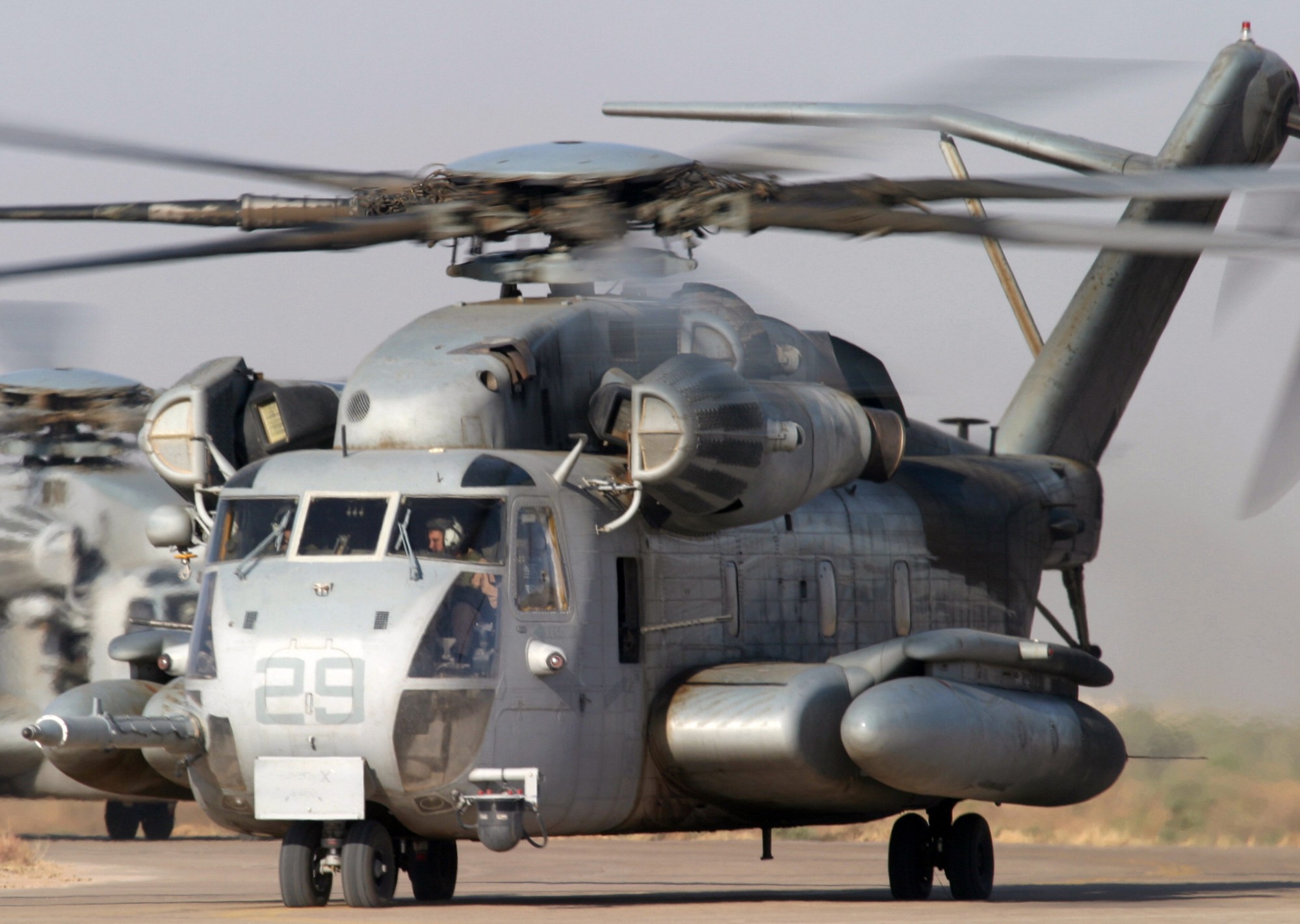 hmh-462 heavy haulers ch-53e super stallion marine heavy helicopter squadron 24