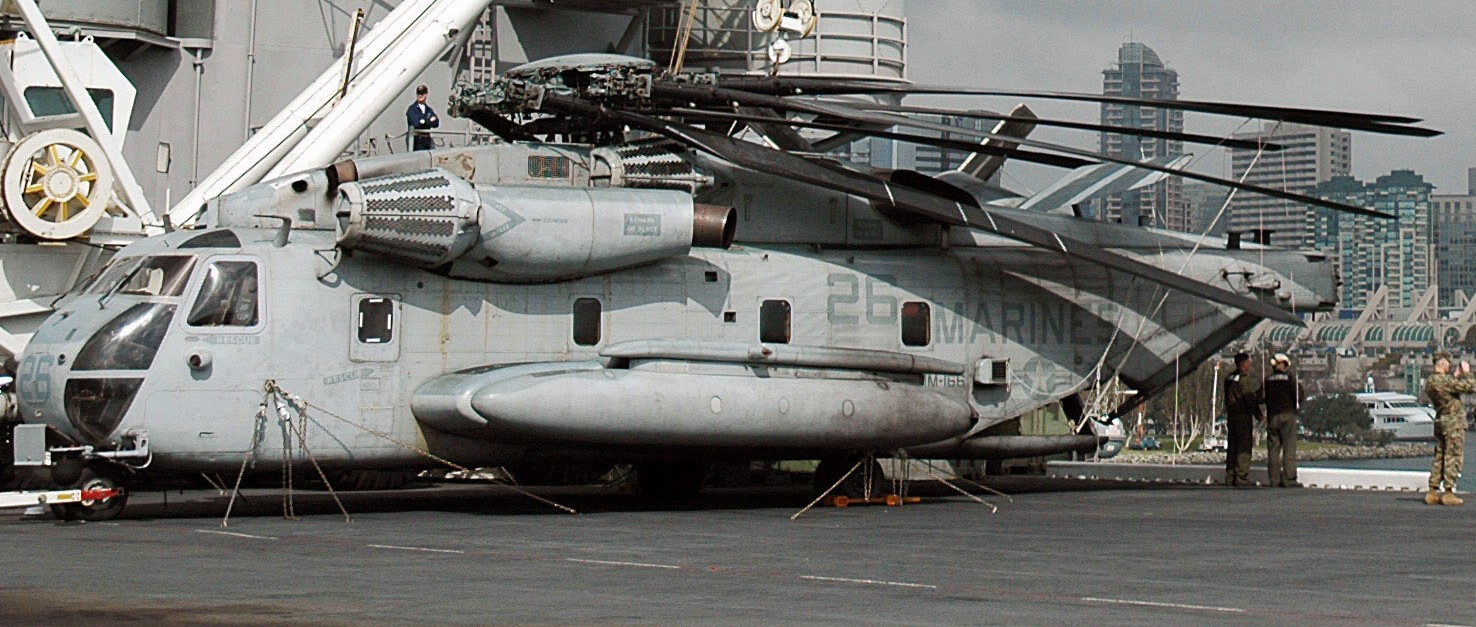 hmh-462 heavy haulers ch-53e super stallion marine heavy helicopter squadron 30