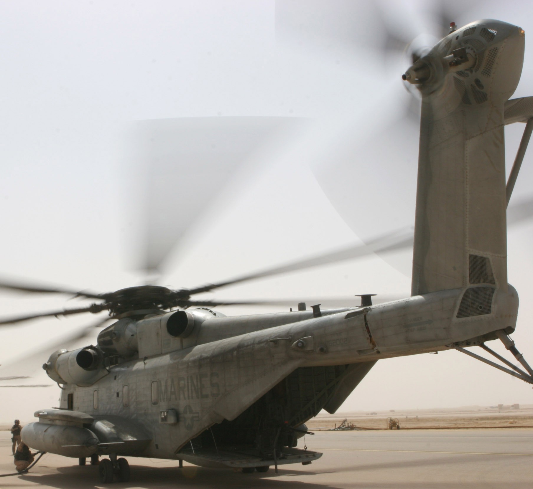 hmh-462 heavy haulers ch-53e super stallion marine heavy helicopter squadron al anbar iraq 37