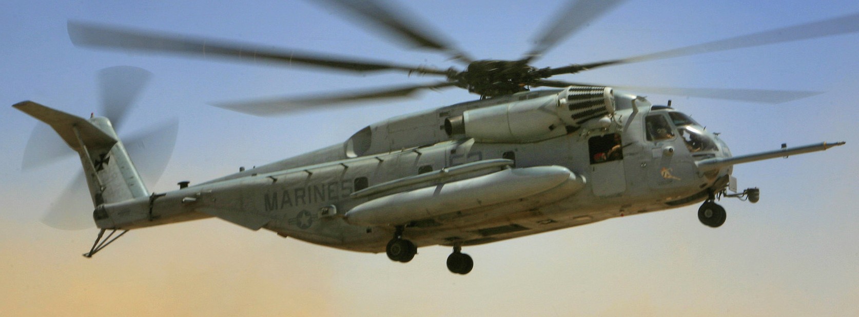 hmh-462 heavy haulers ch-53e super stallion marine heavy helicopter squadron iraq 38